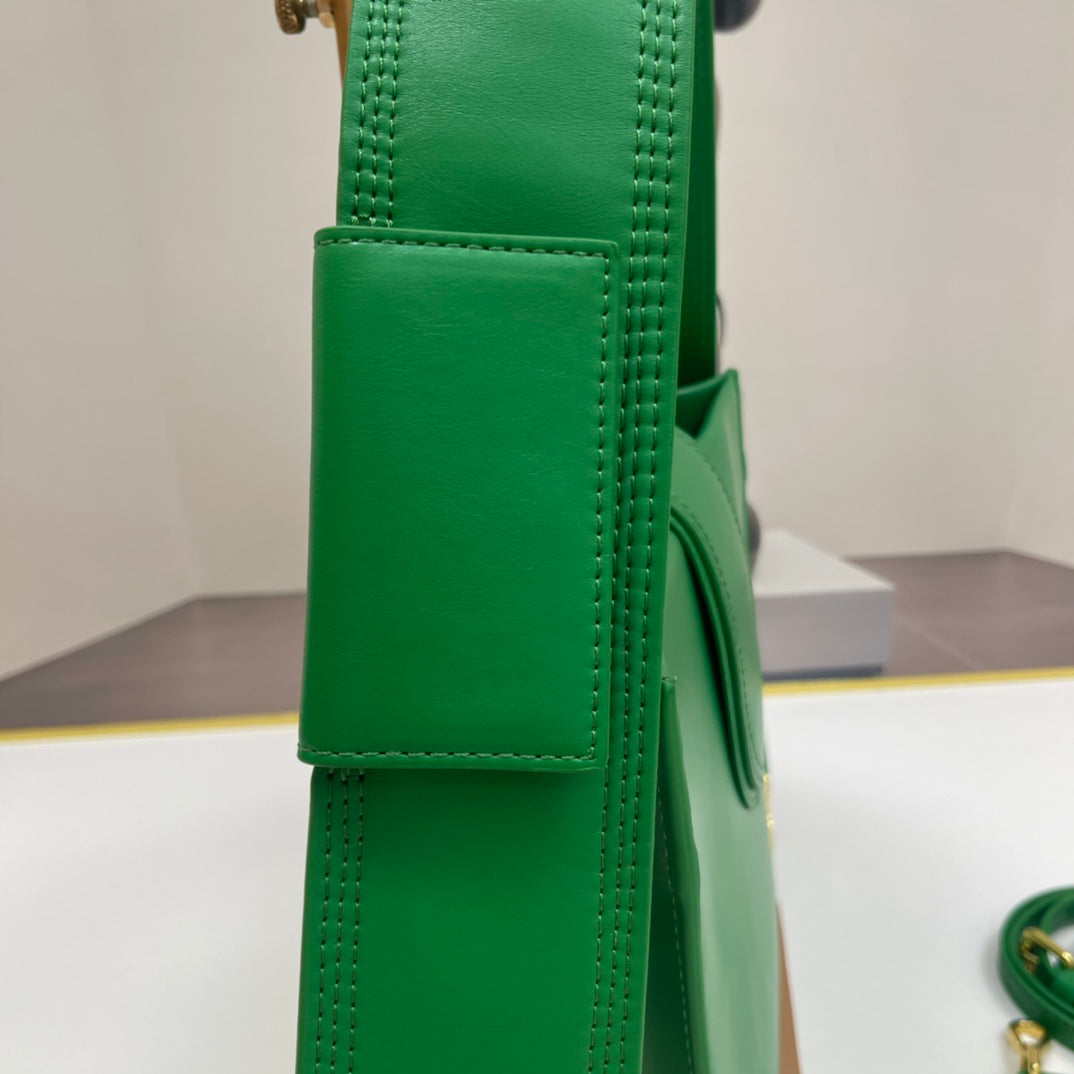 B1P36A25 Popular leather bag