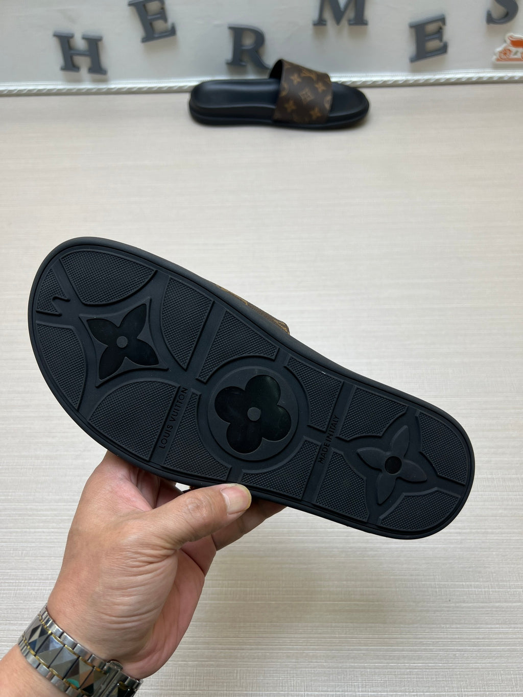 Z5ZE57 Popular slippers