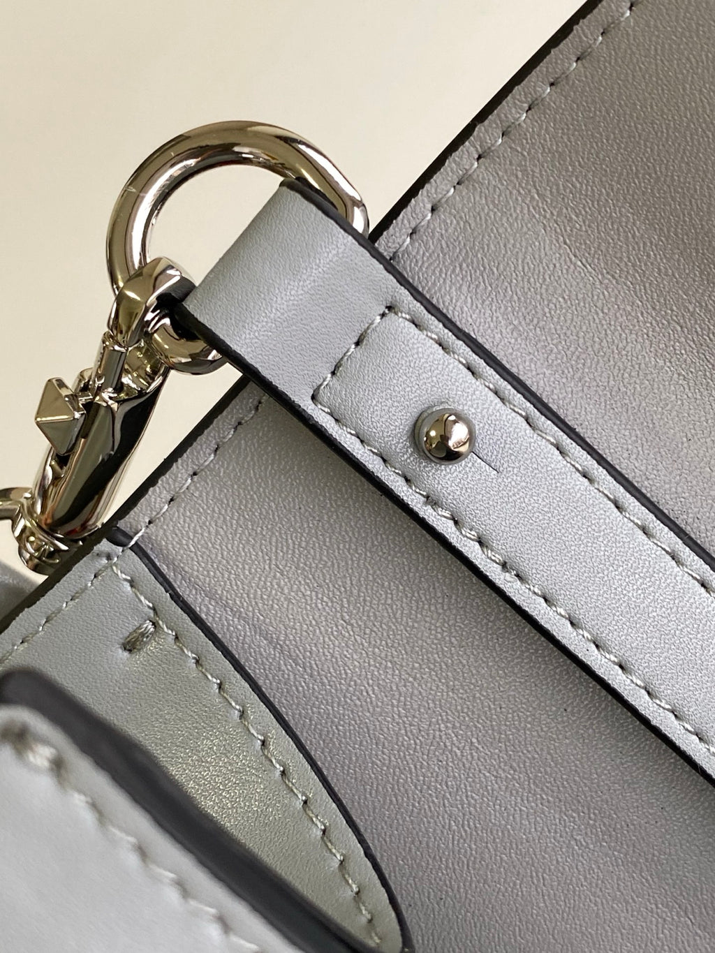 B1P36A72 Popular leather bag
