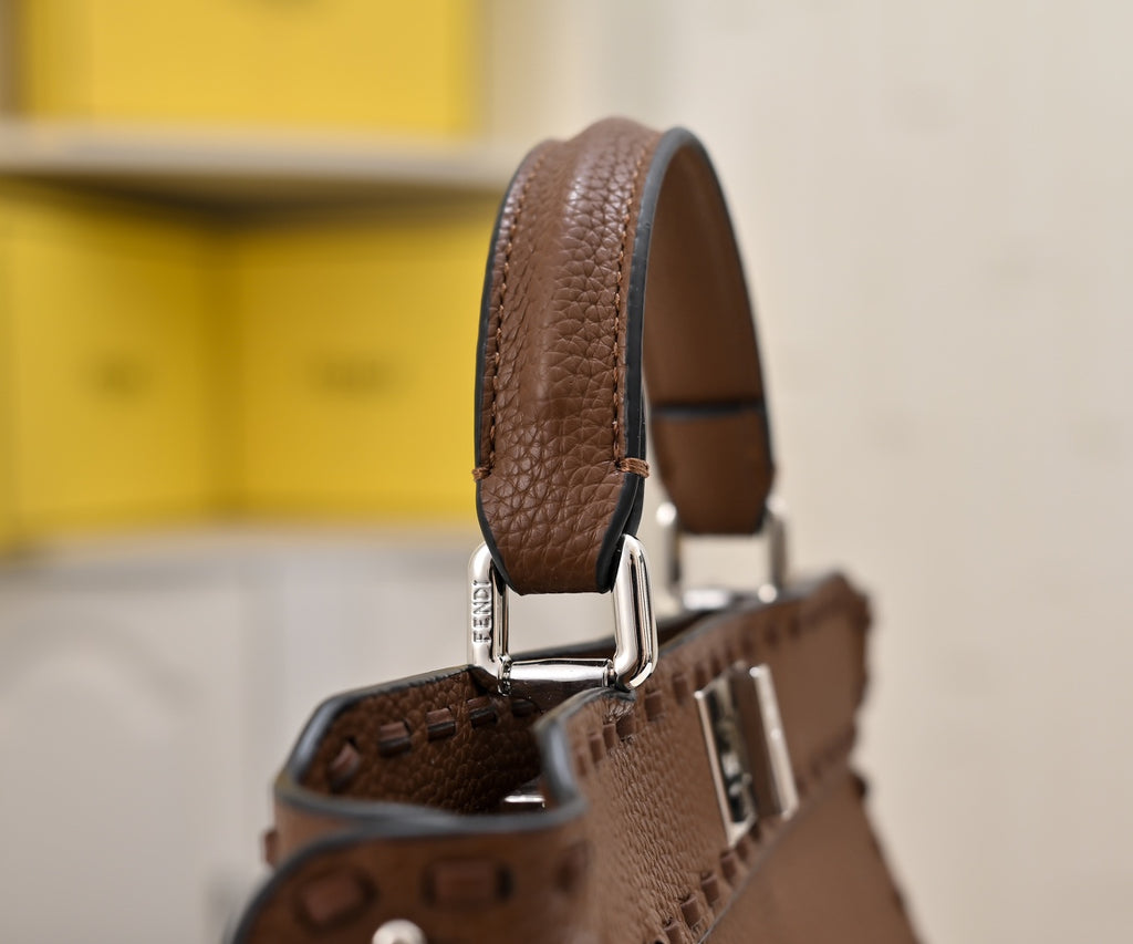 B1R115F136 Popular leather bag