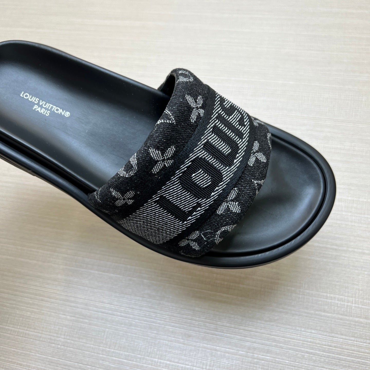 Z5Z35E300 Popular Slippers