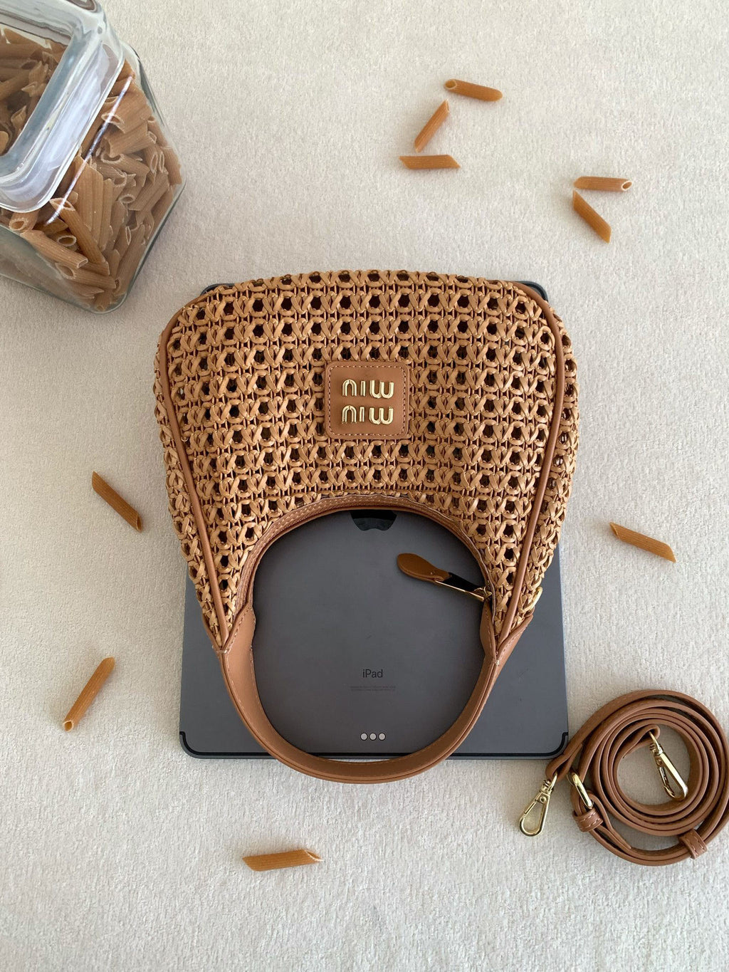 B1P36A51 Popular woven bag