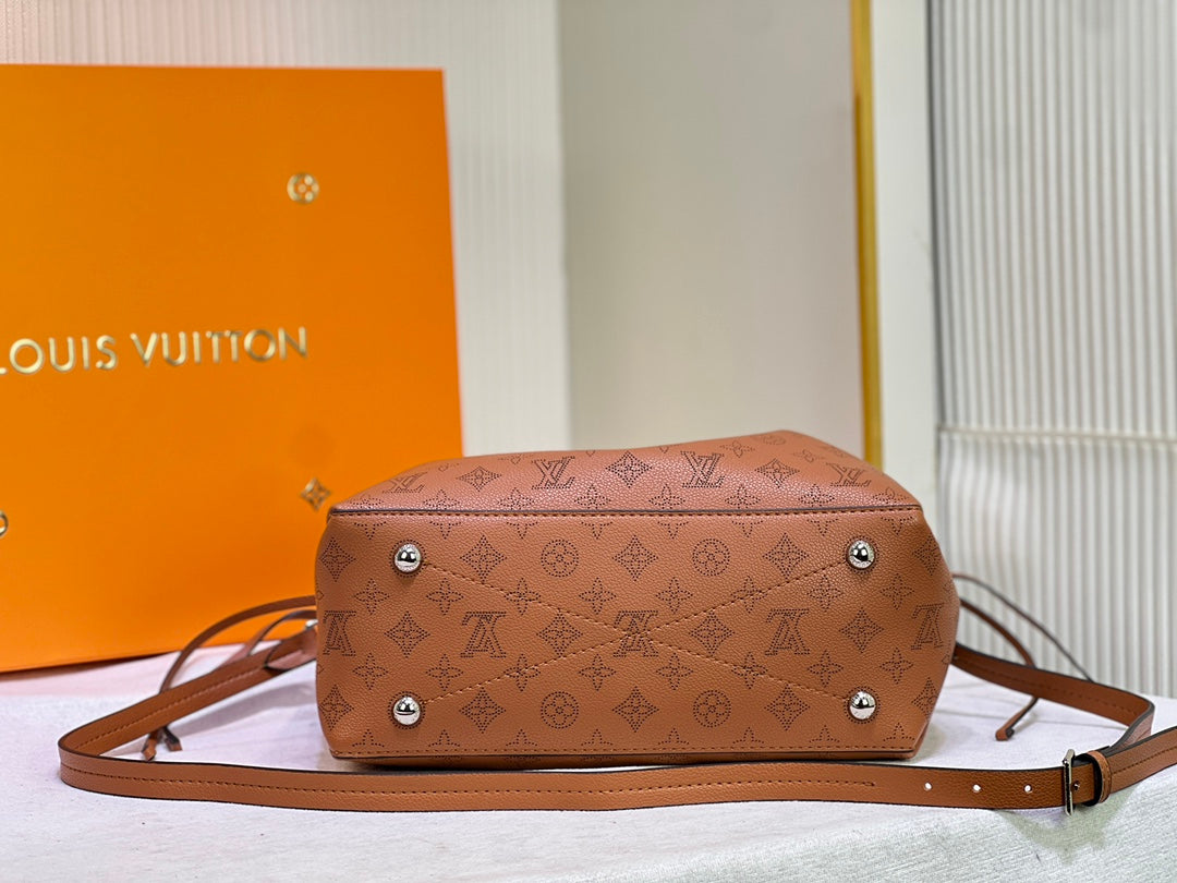 B1X15E13 Popular  leather bag)