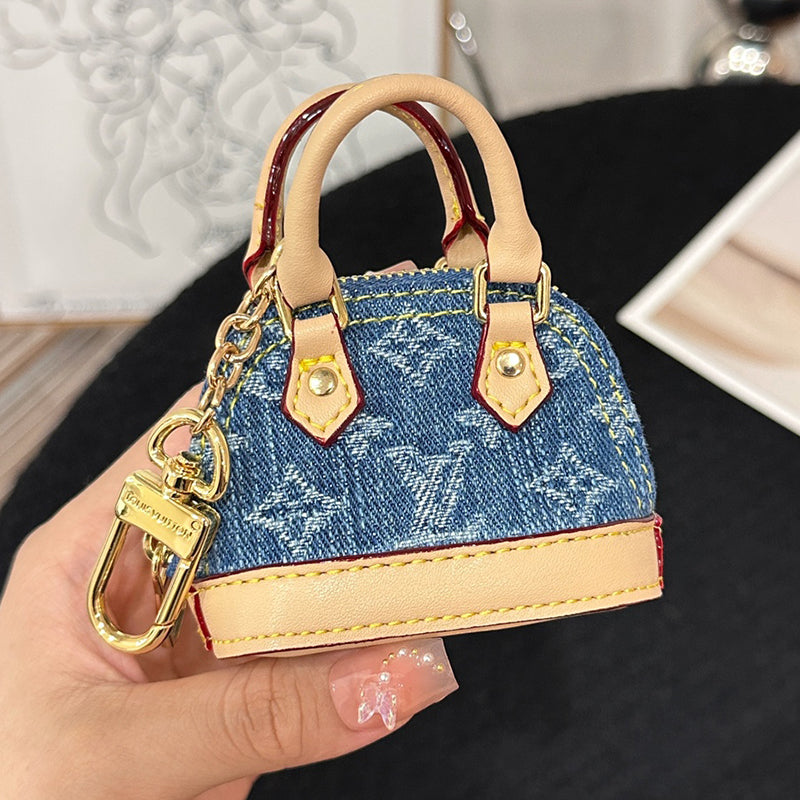 A1Z105E9 Popular bag 's charms accessories
