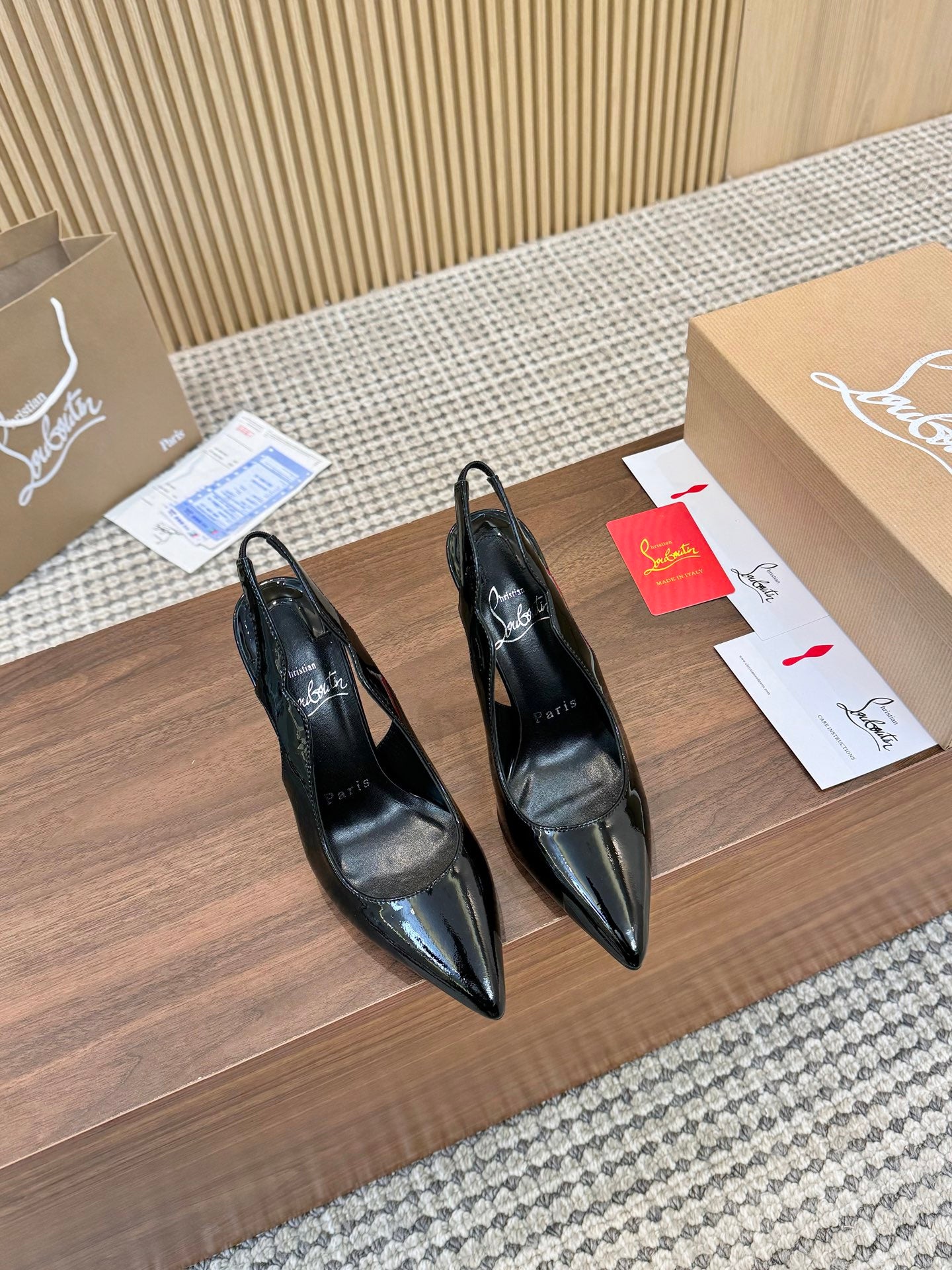 Z2N75A5  Popular leather High heels