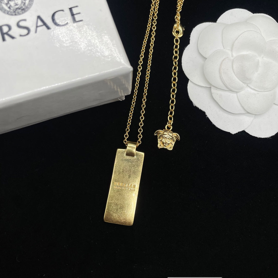X1R75V63X Popular    Necklaces