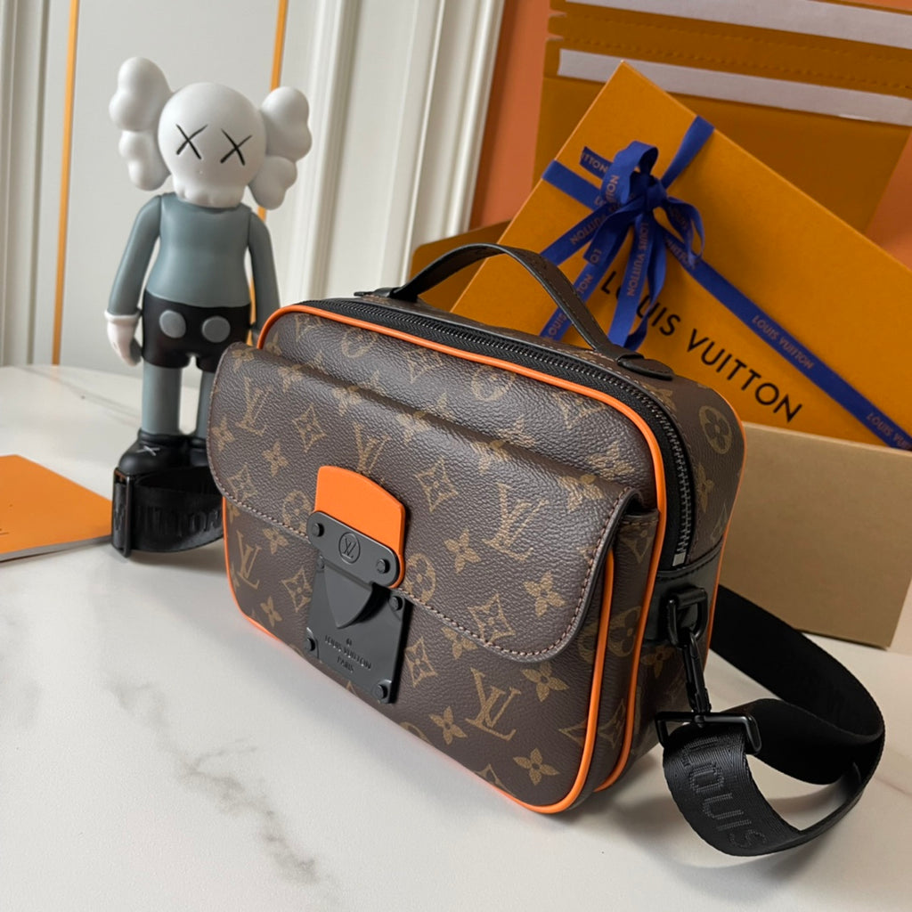 B1W15E38 Popular  leather bag