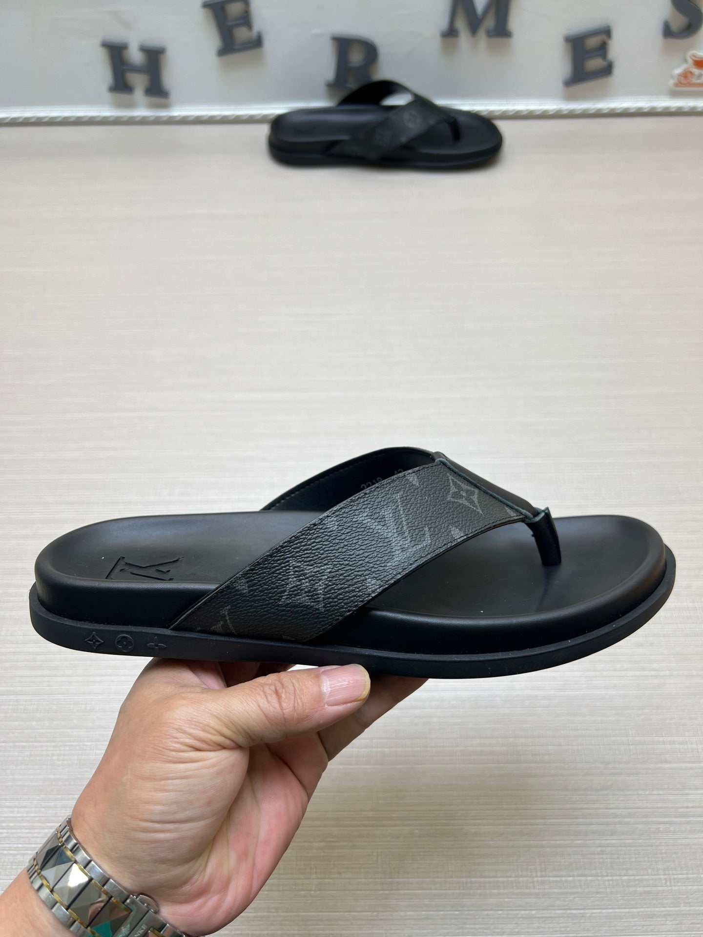 Z5ZE56 Popular slippers