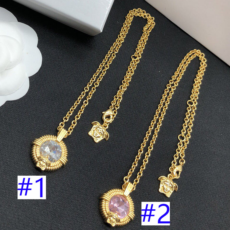 X1R75V62X Popular    Necklaces