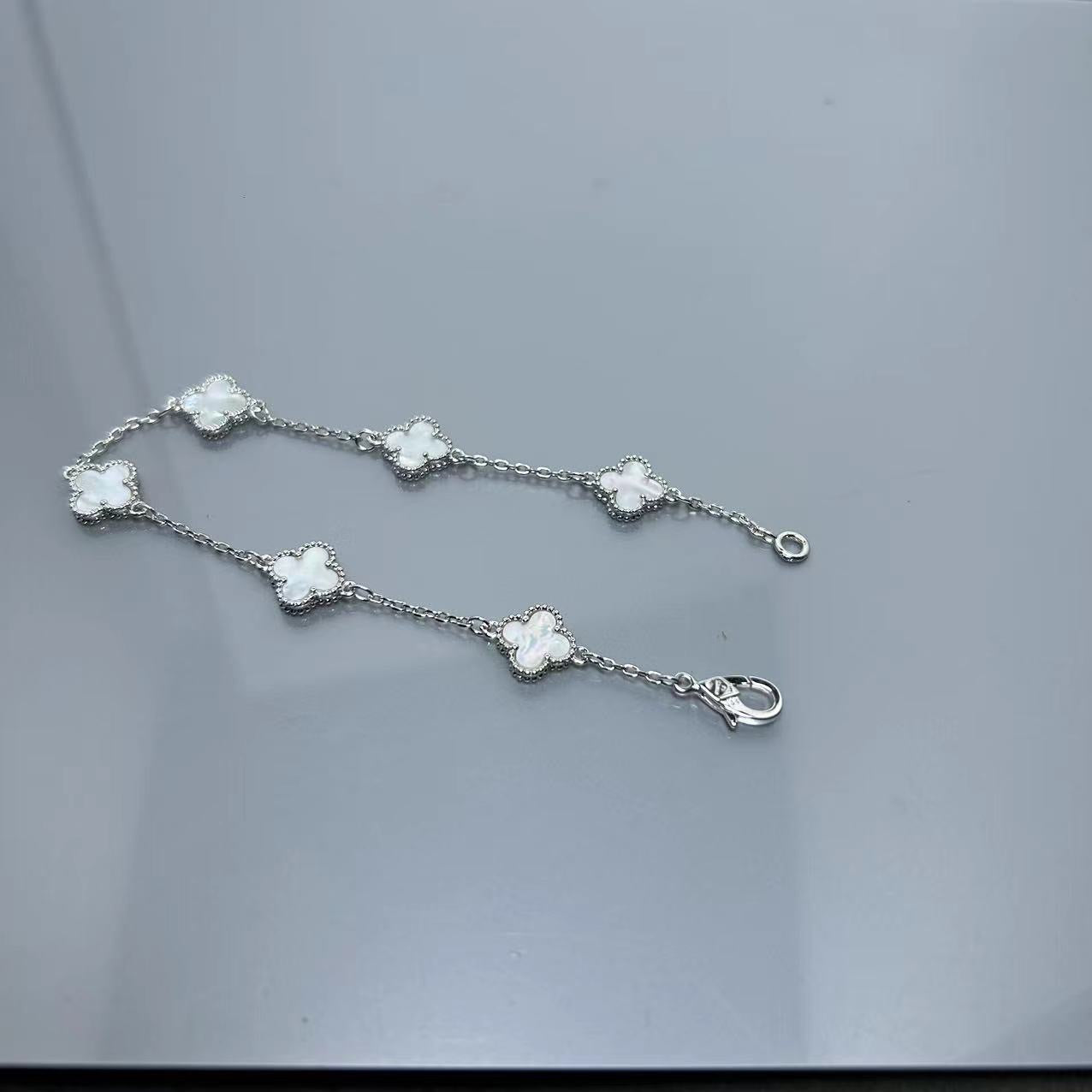 X5X94VA183K  Popular bracelets 6 flowers mini size 0.9cm flower