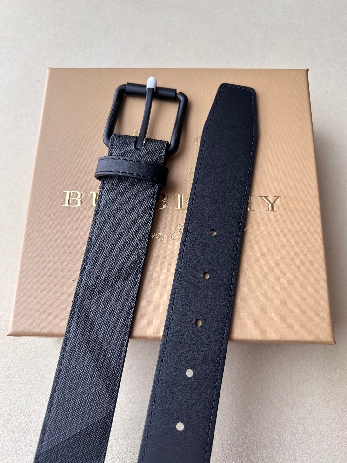 P1Q115R8 Popular High quality belt With full package