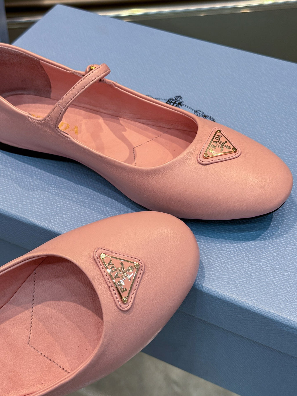 Z2Q105P381 Popular high-quality Shoes