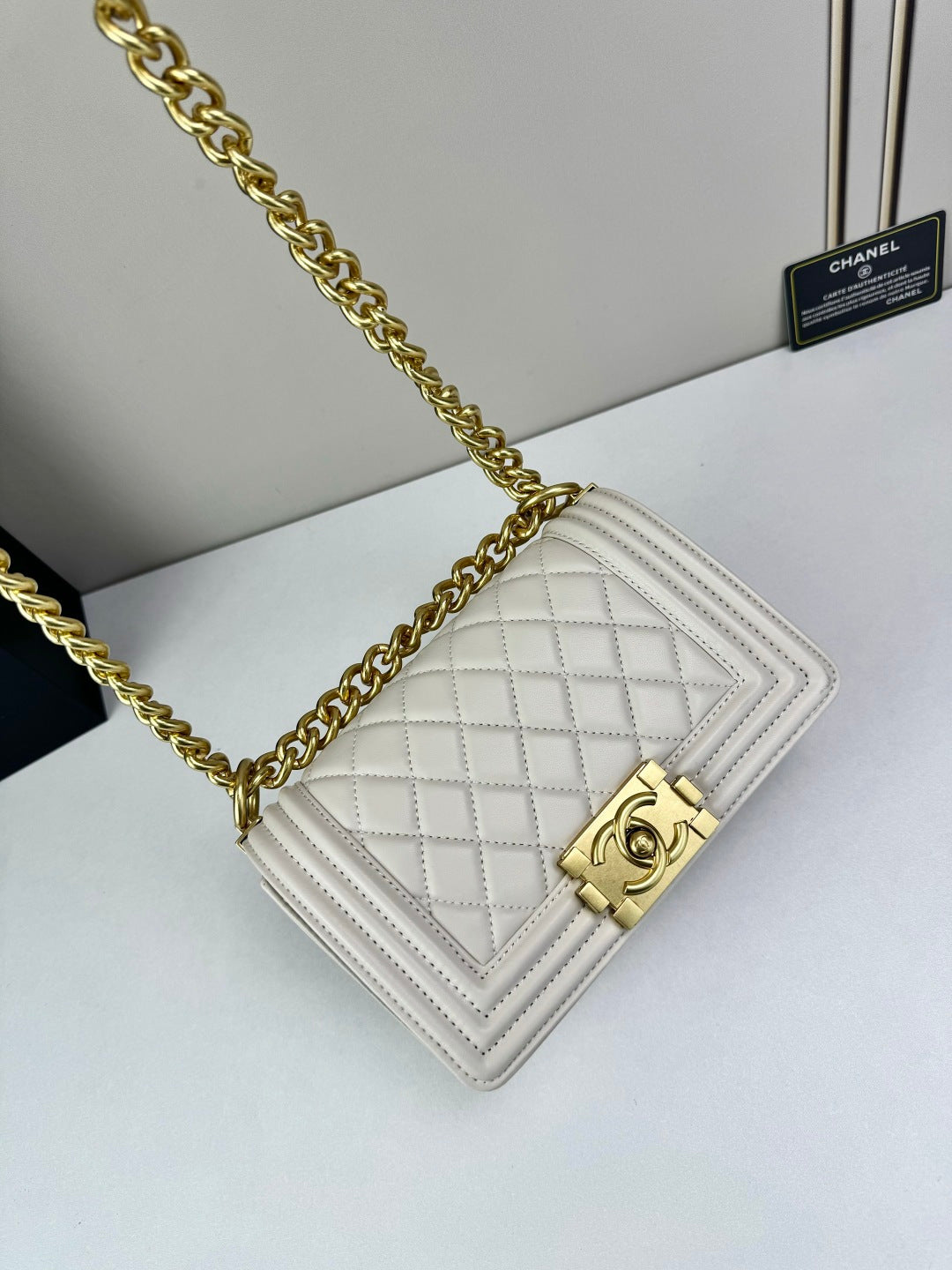 B1P36C16 Popular leather bag