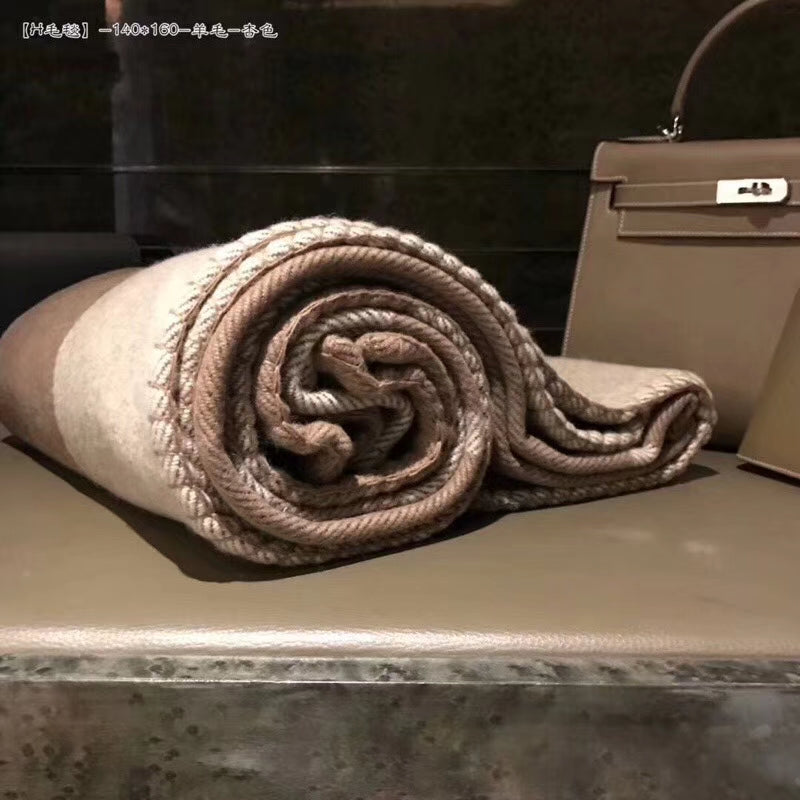 W1R86H28 Popular blanket