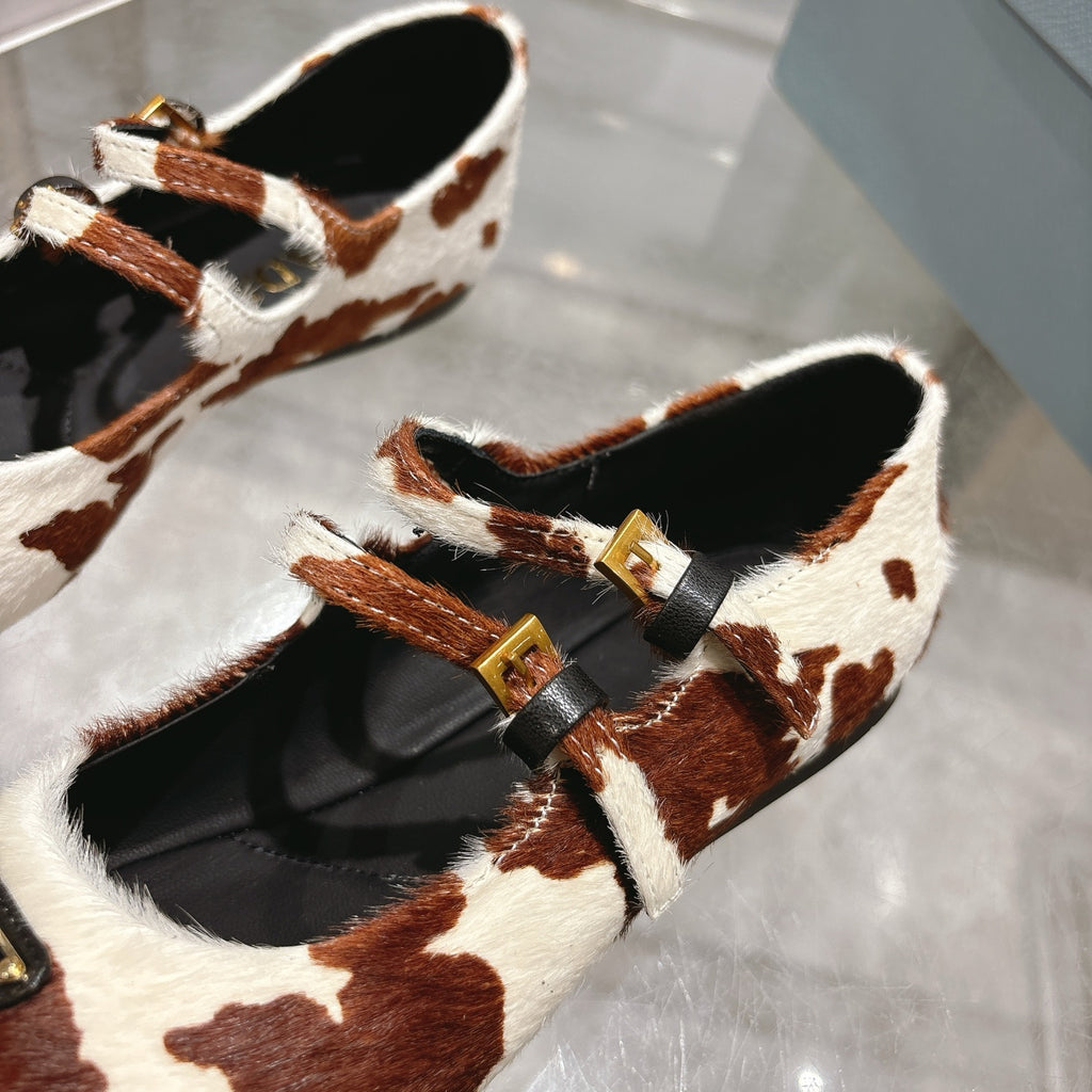 Z2Q95P114 Popular high-quality Shoes
