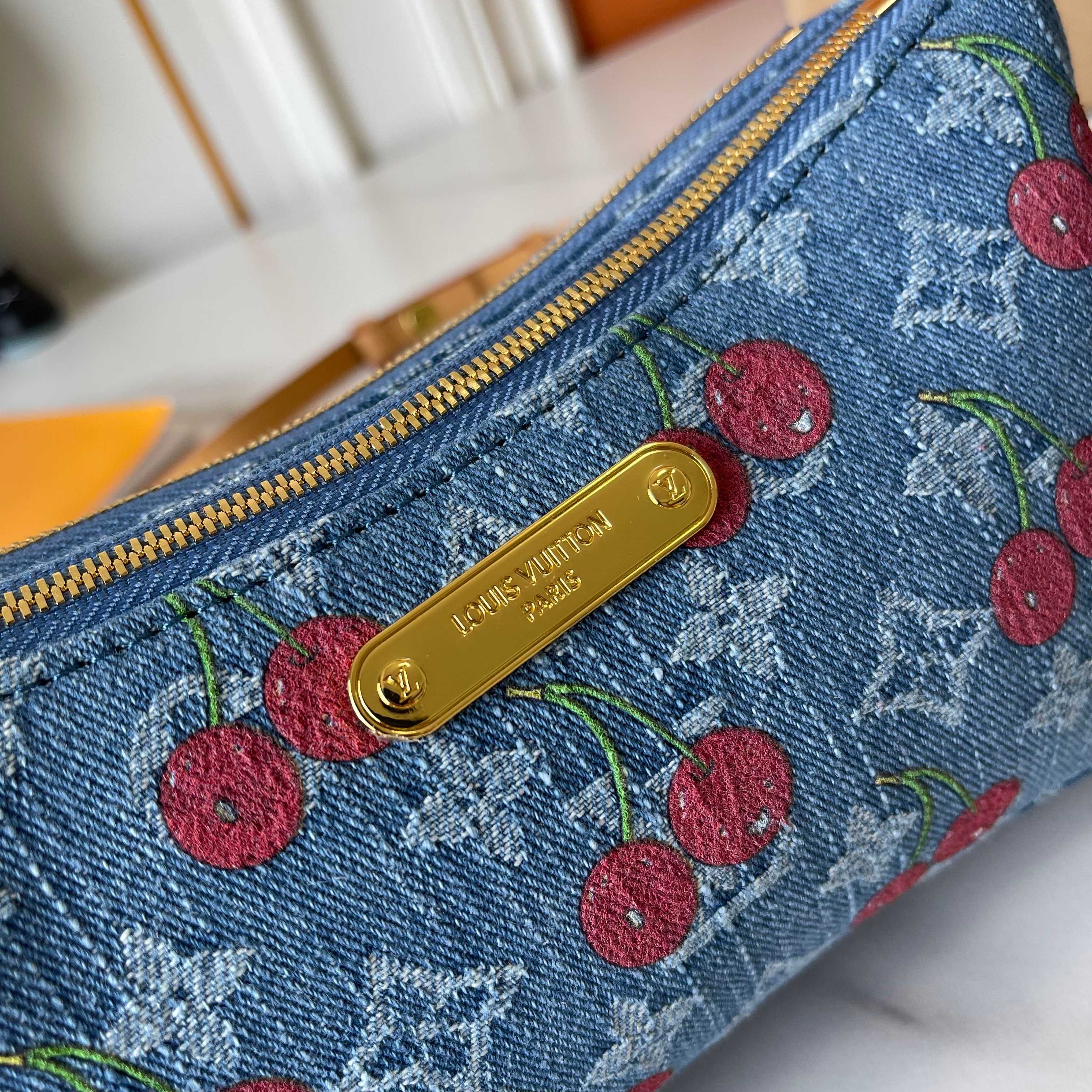 B1R15E31 Popular    bag