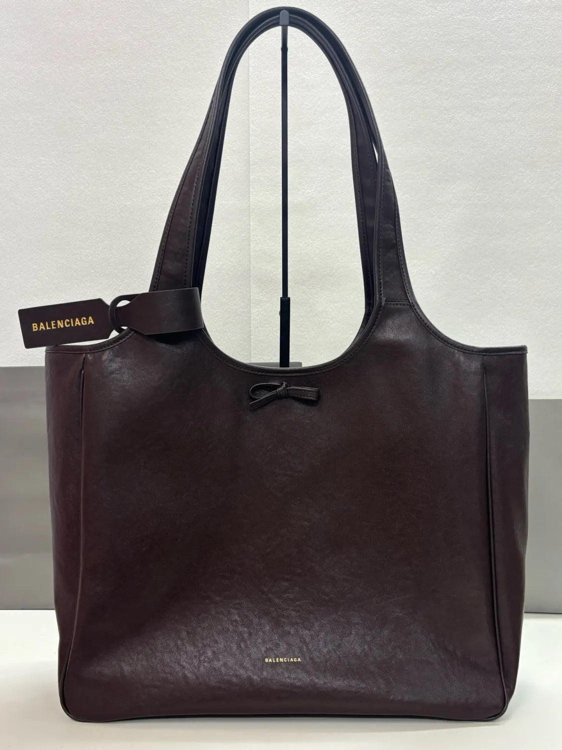 B1P46J147 Popular leather bags