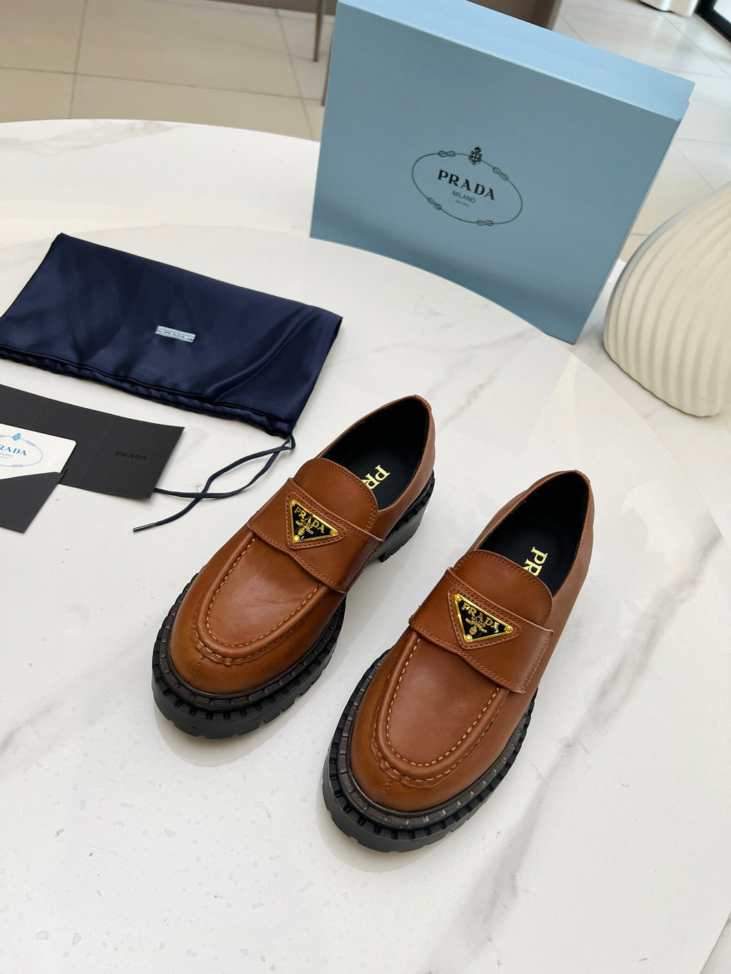 Z2Q105P409 Popular high-quality Shoes