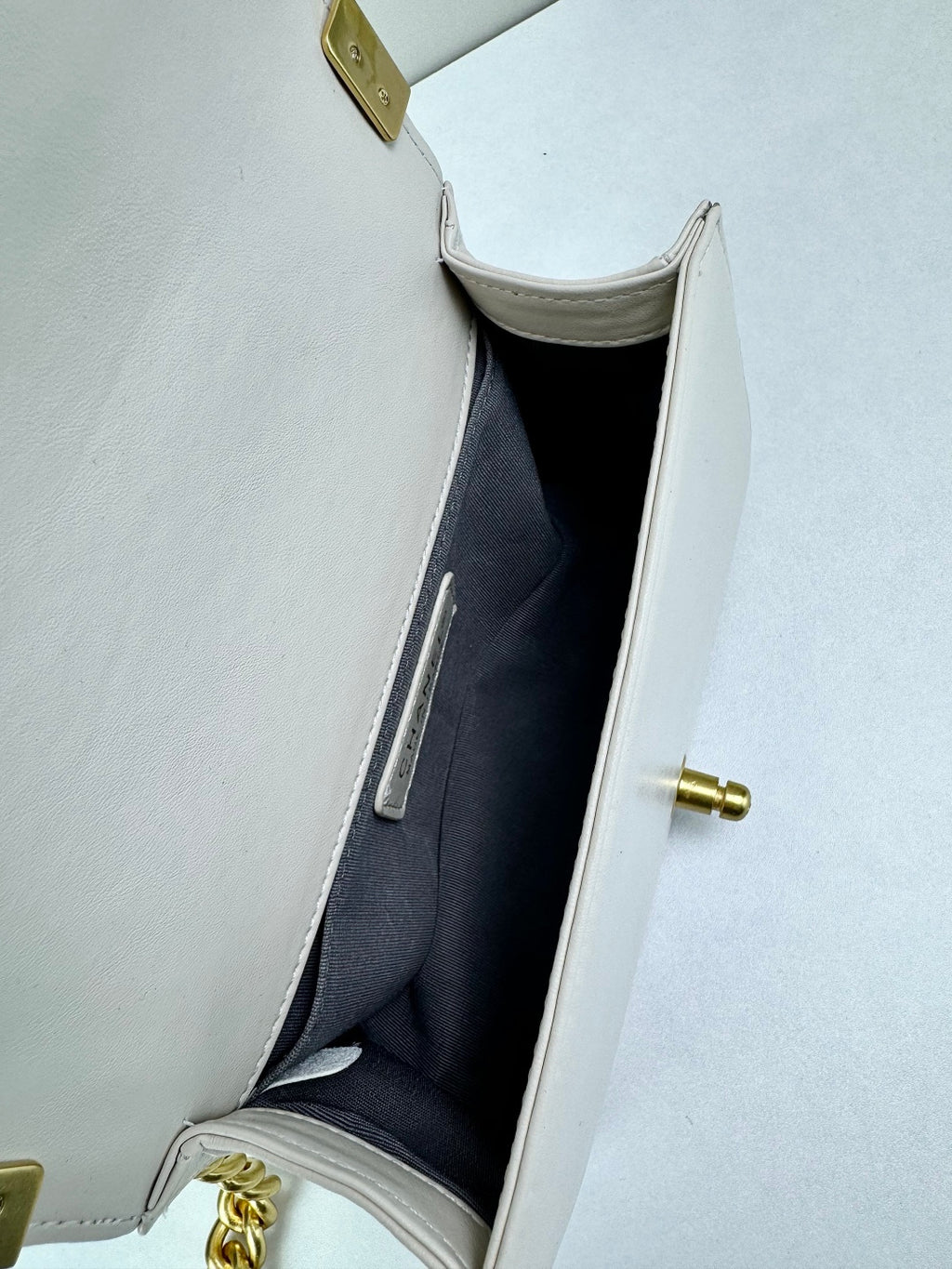 B1P36C16 Popular leather bag