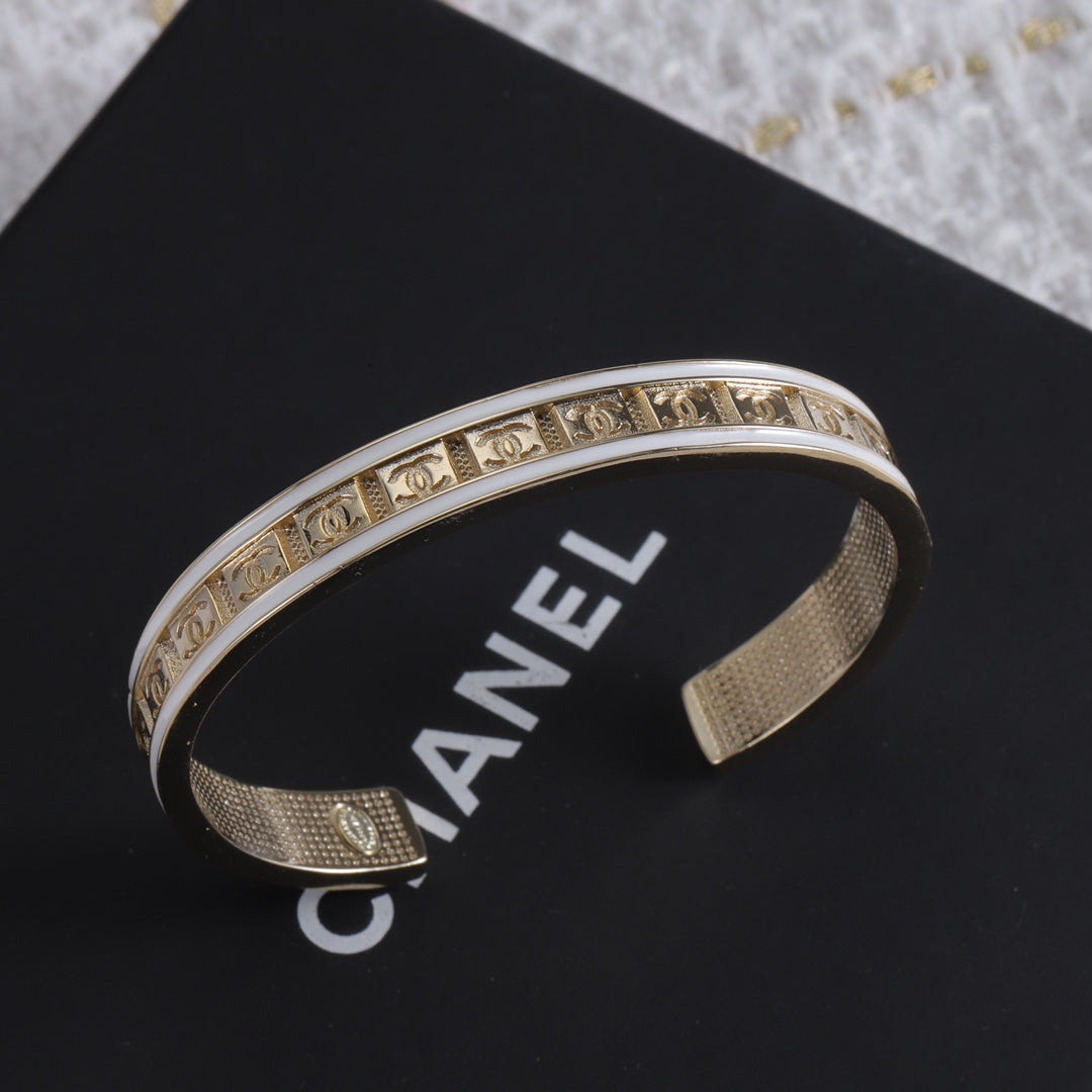 X1Z34C315K  Popular Bracelets