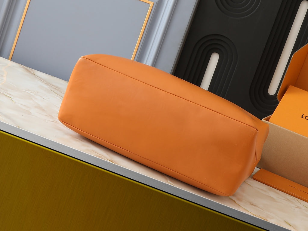 B1X45E9 Popular  leather bag