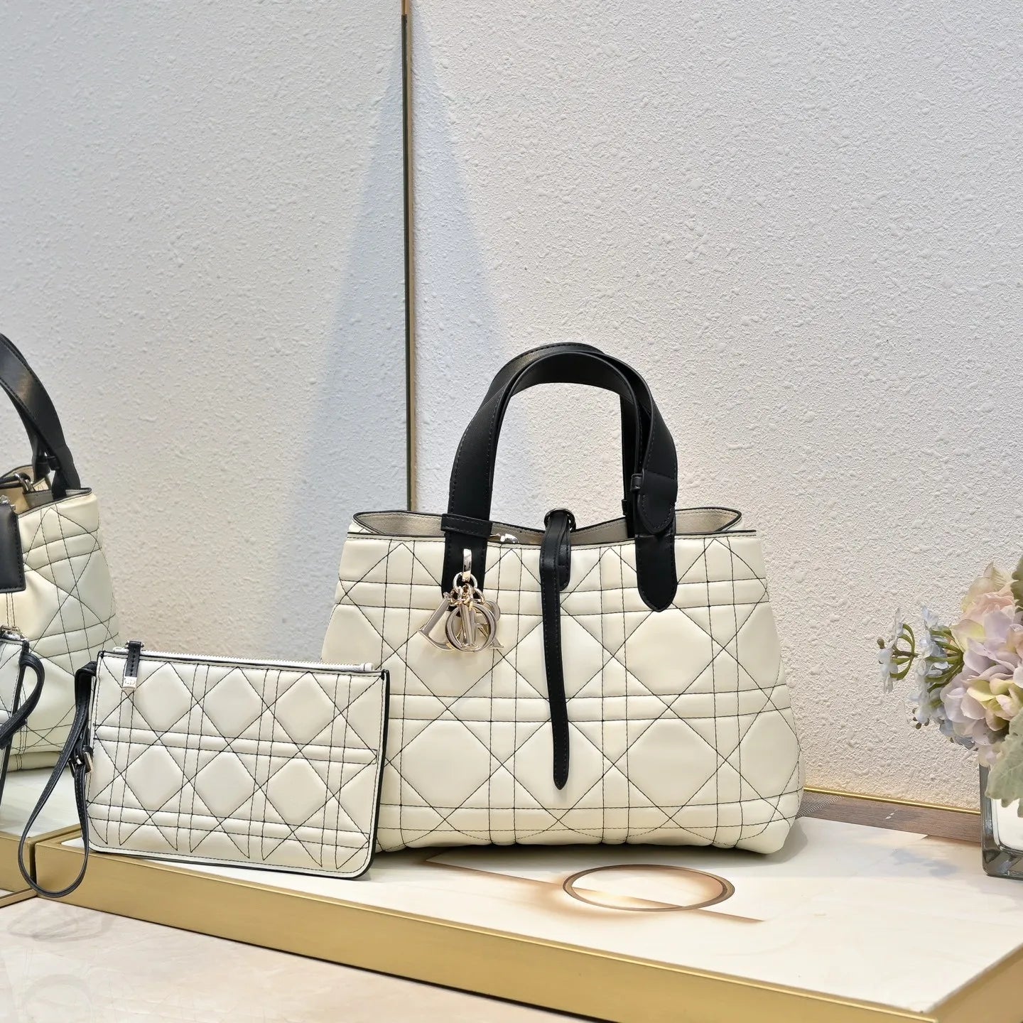 B1R76D40 Popular leather bag