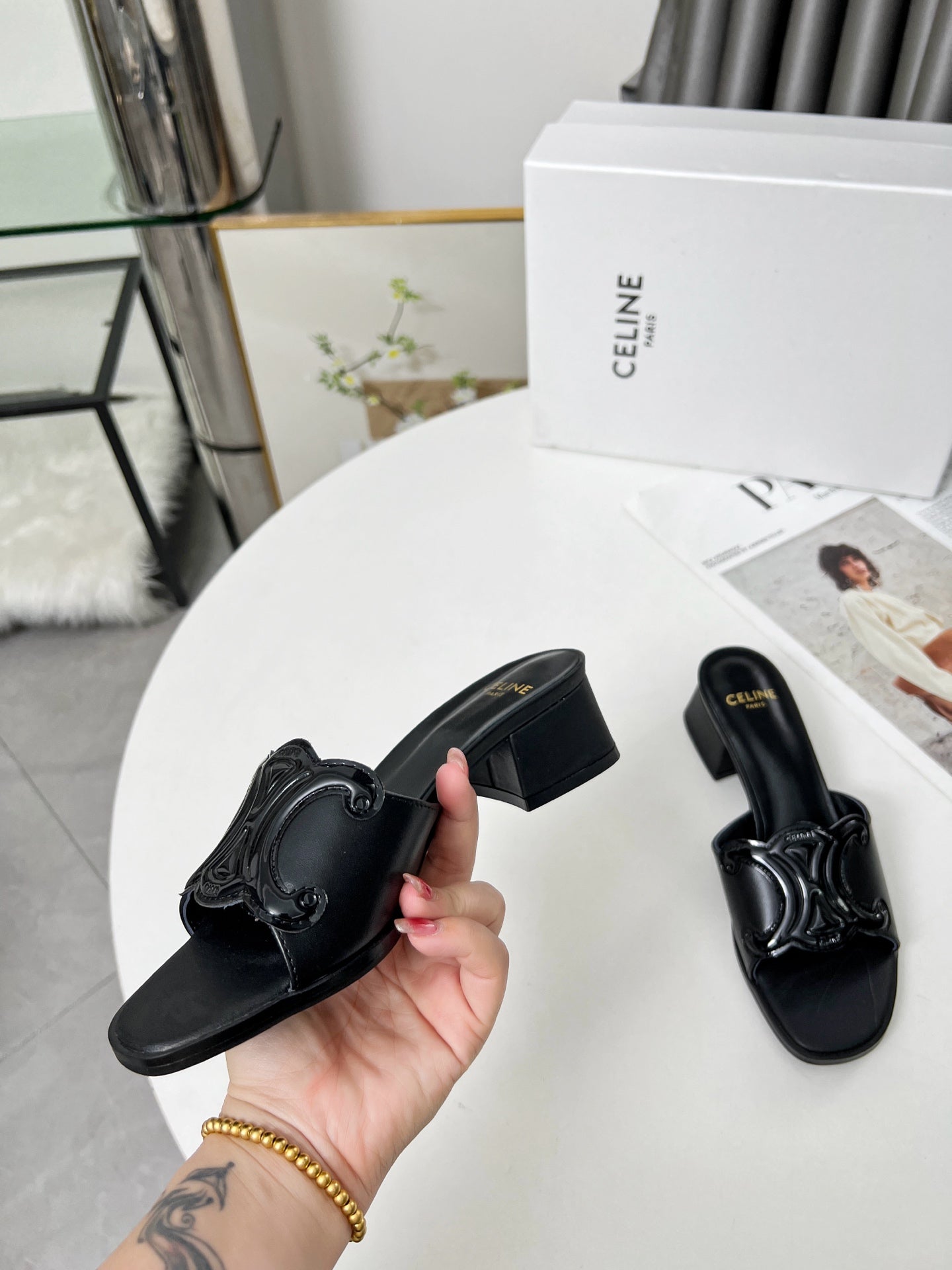Z2Q55CL51  Popular leather shoes