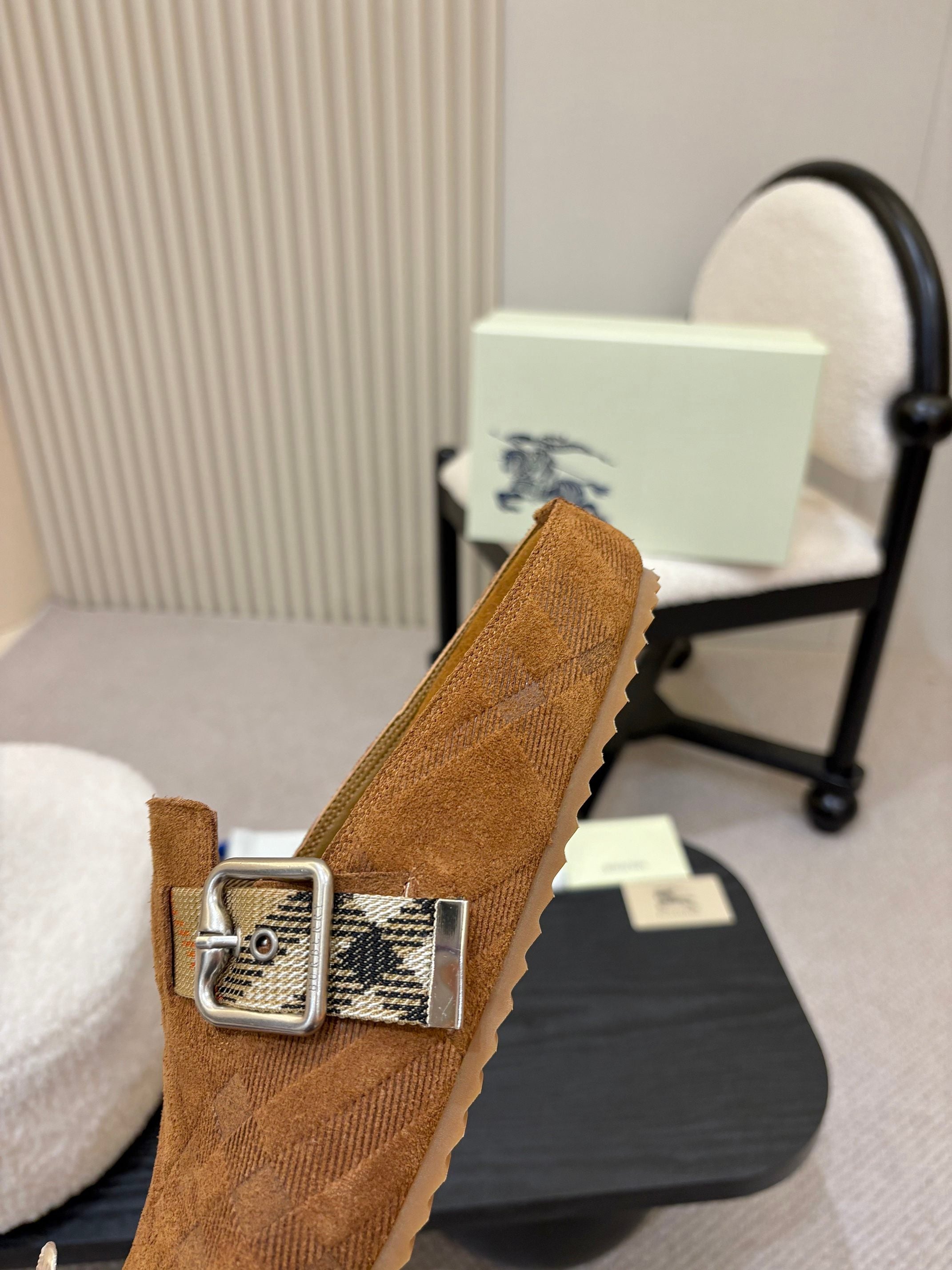 Z2Q105R243 Popular high-quality  Shoes