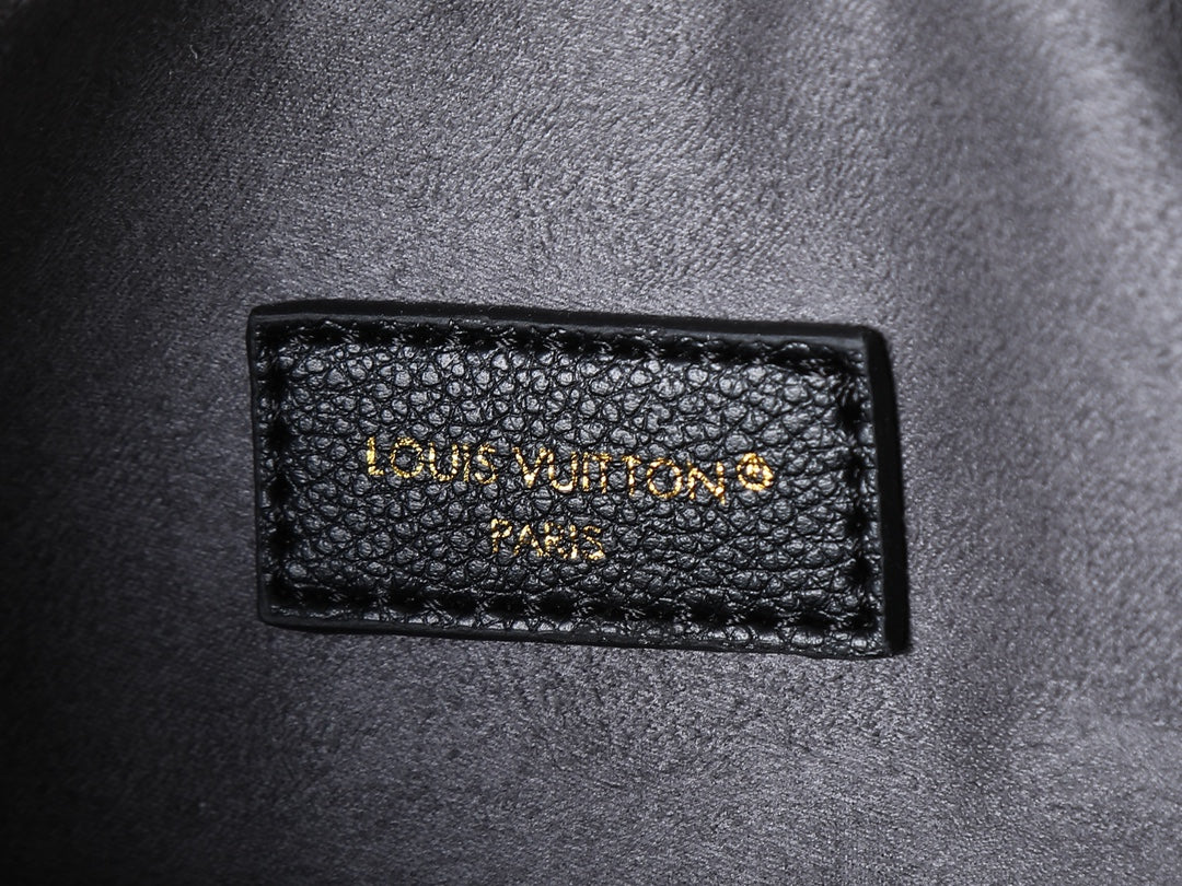 B1P46E40 Popular leather bag
