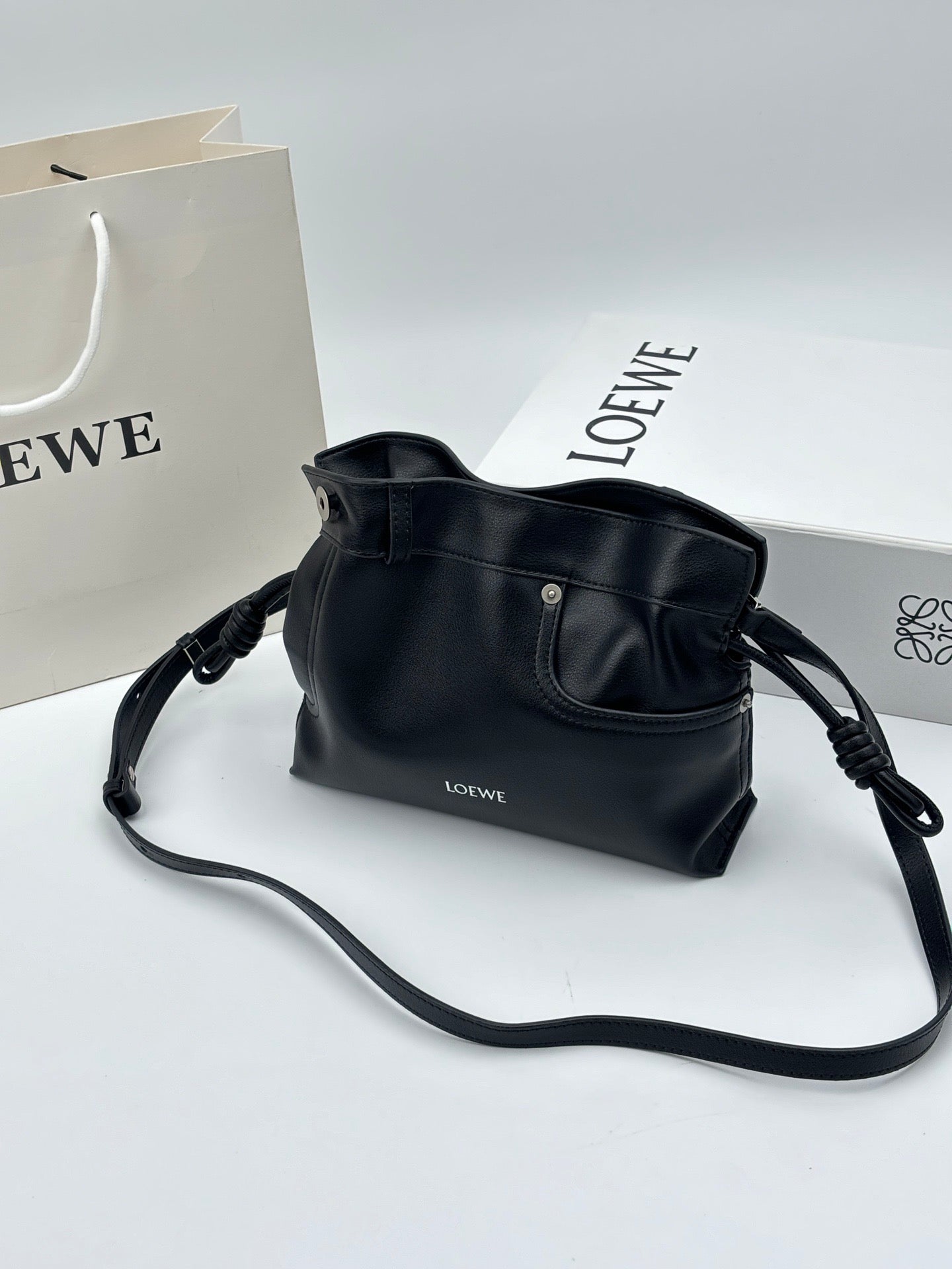 B1P36A47 Popular leather bag