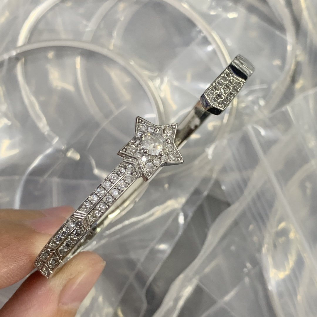 X1X54C67K  Popular Bracelets