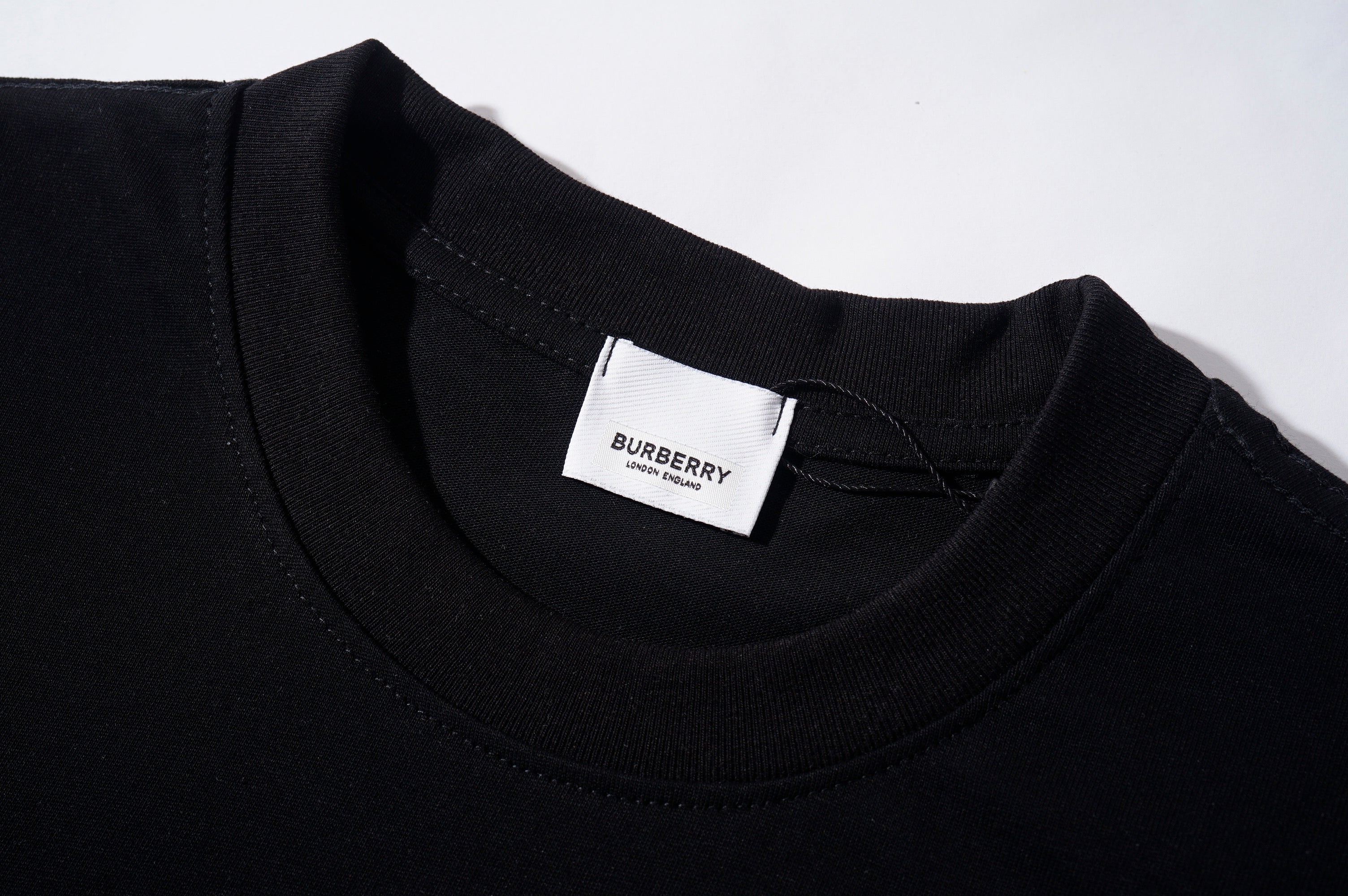 U1W25R23  Popular T-shirts