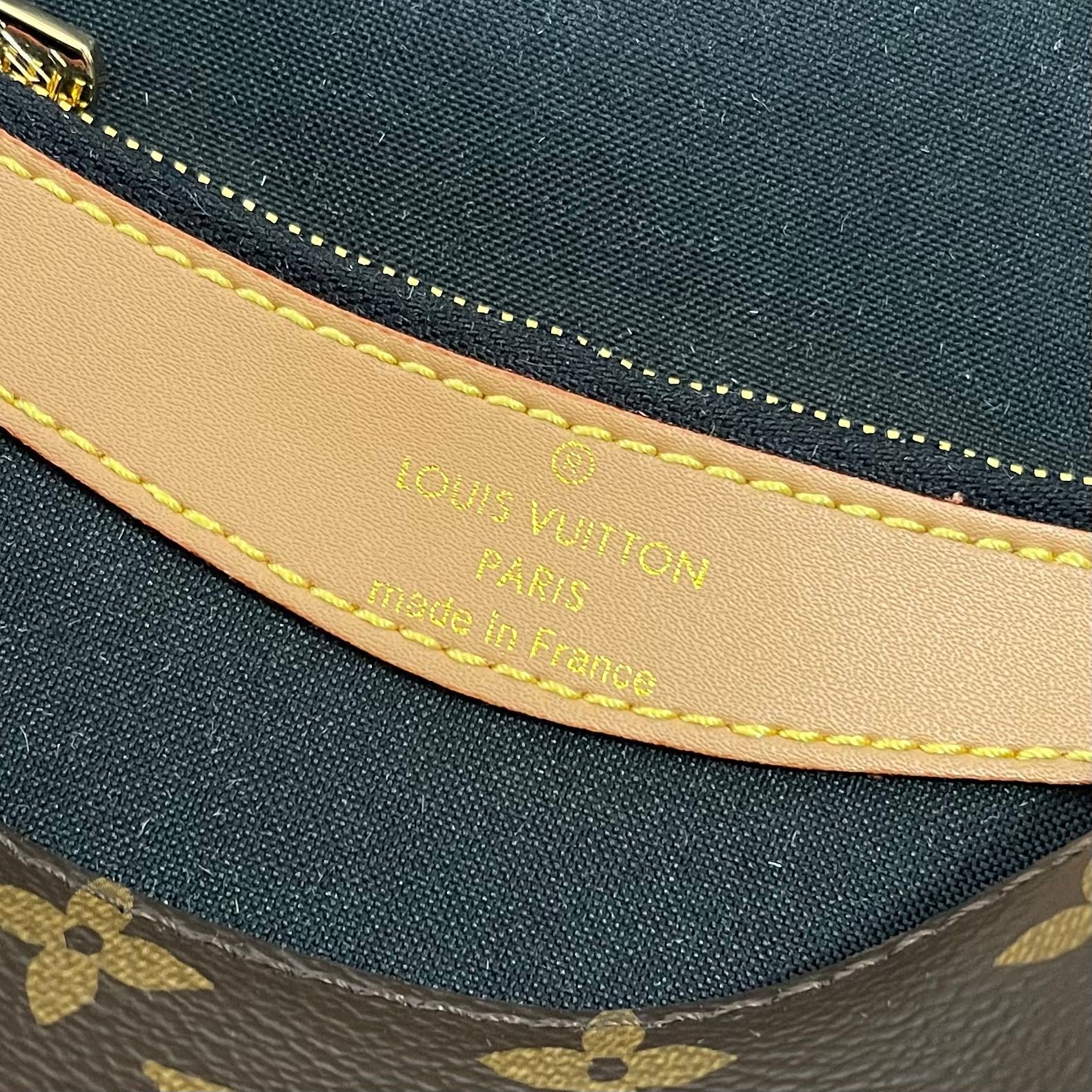 B1P36E40 Popular leather bag