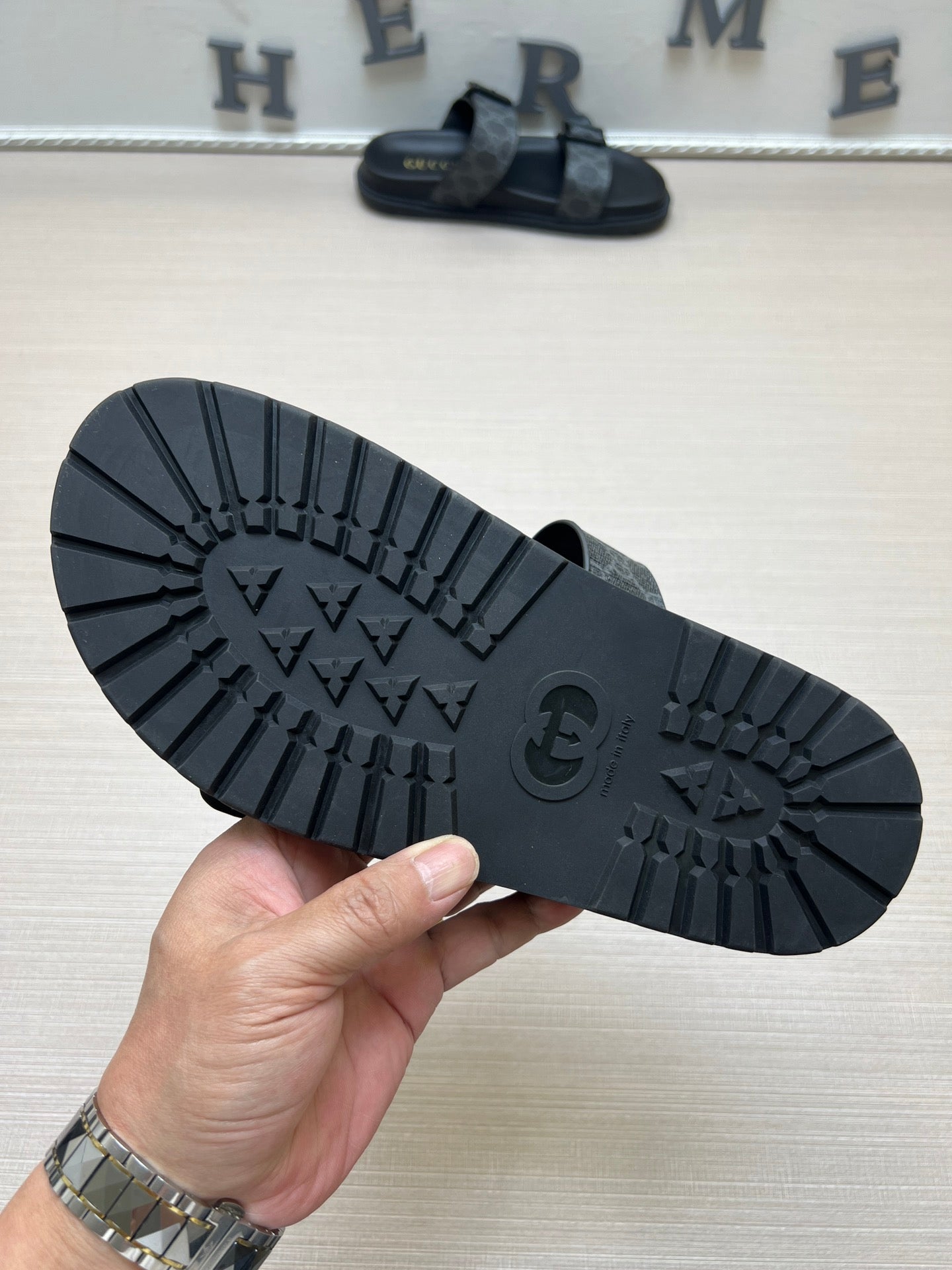 Z5ZB92 Popular slippers