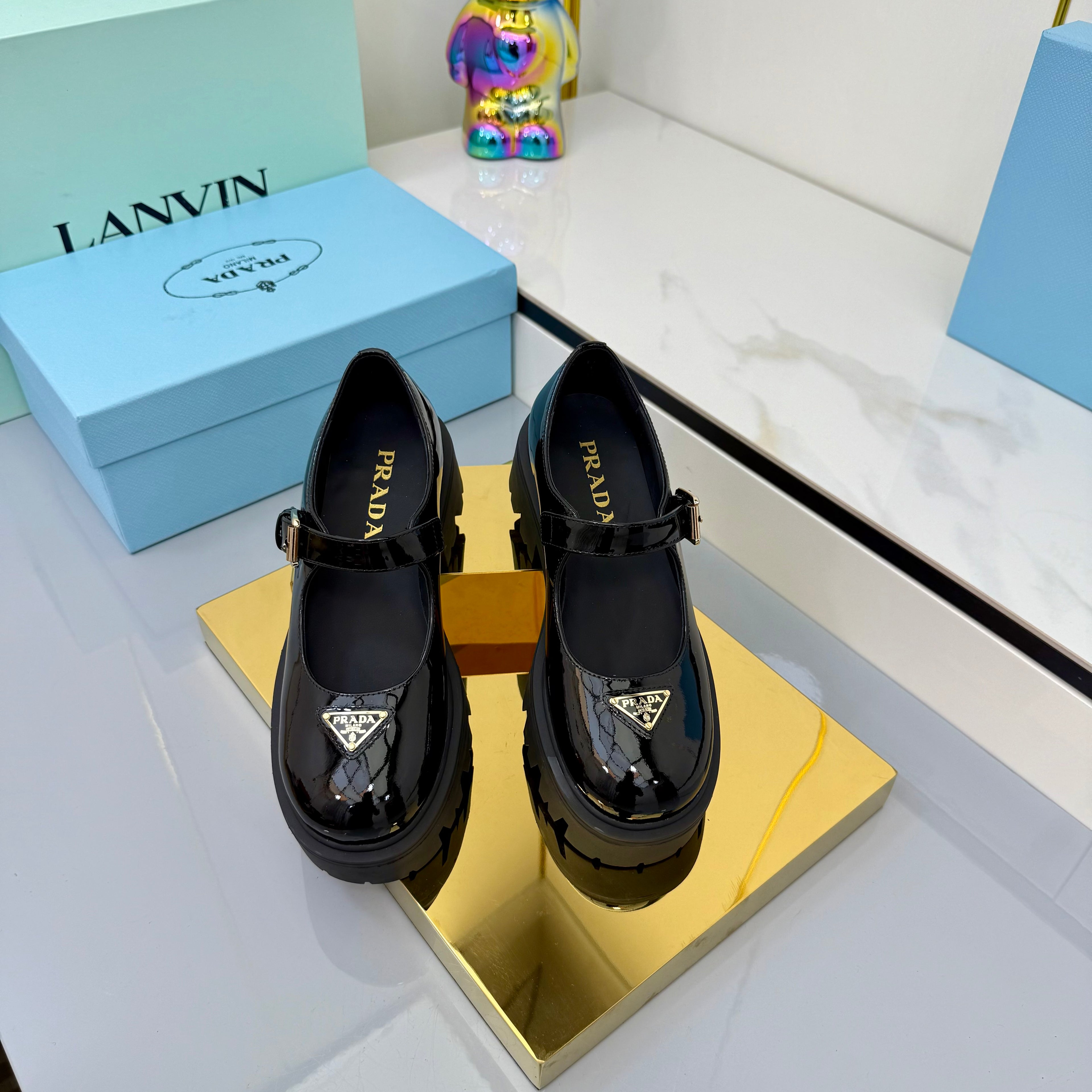 Z2Q105P308 Popular high-quality Shoes