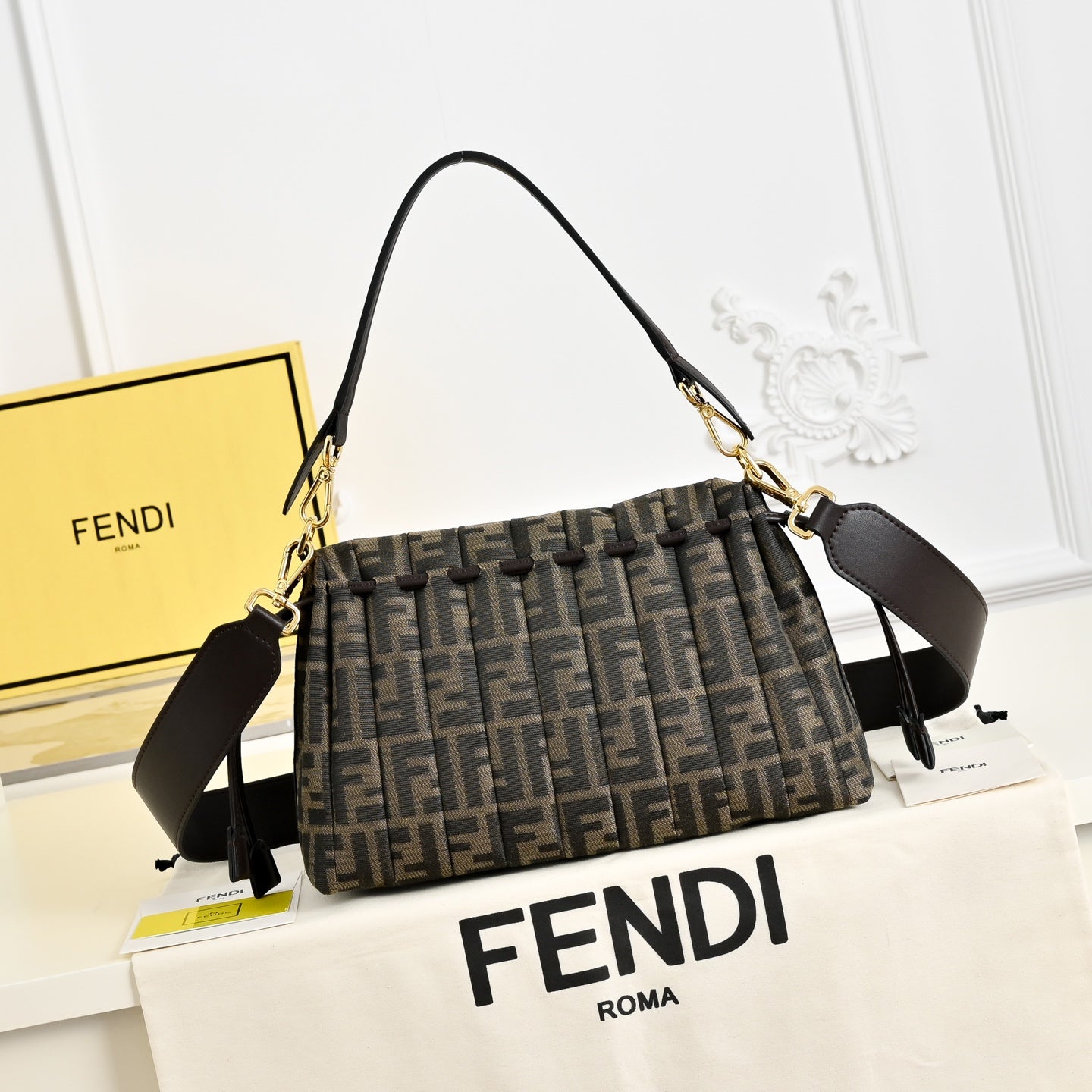 B1P36F106 Popular leather bag