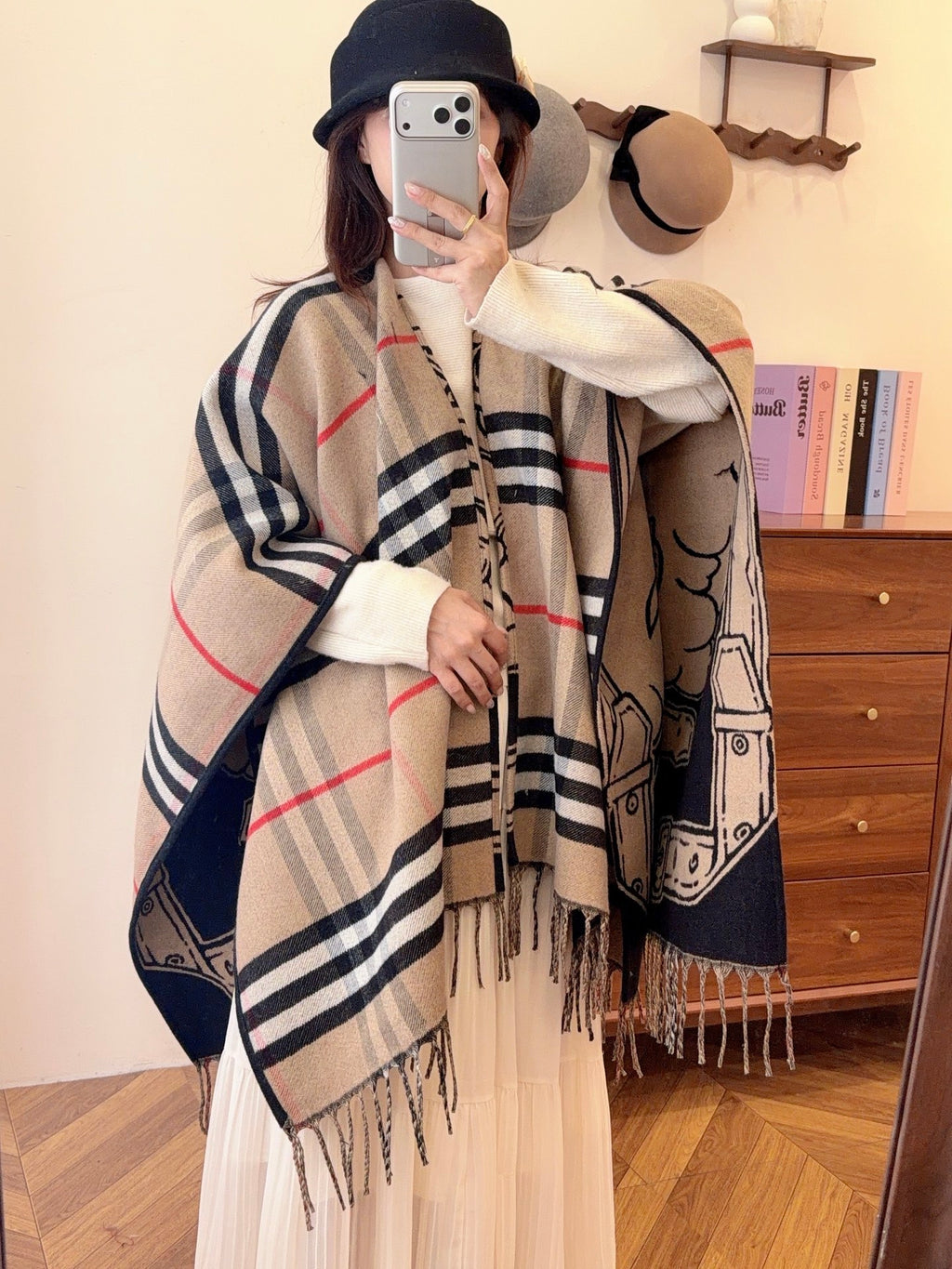 W1R86R46 Popular cape