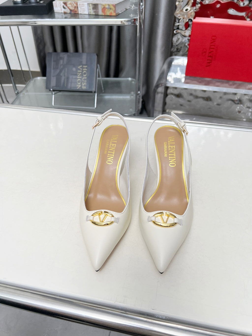 Z2R45VL17  Popular leather  High heels