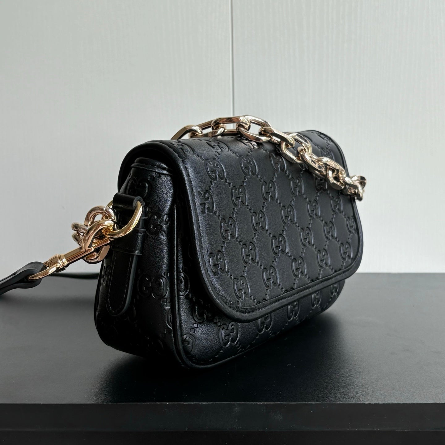 B1P36C60 Popular leather bag