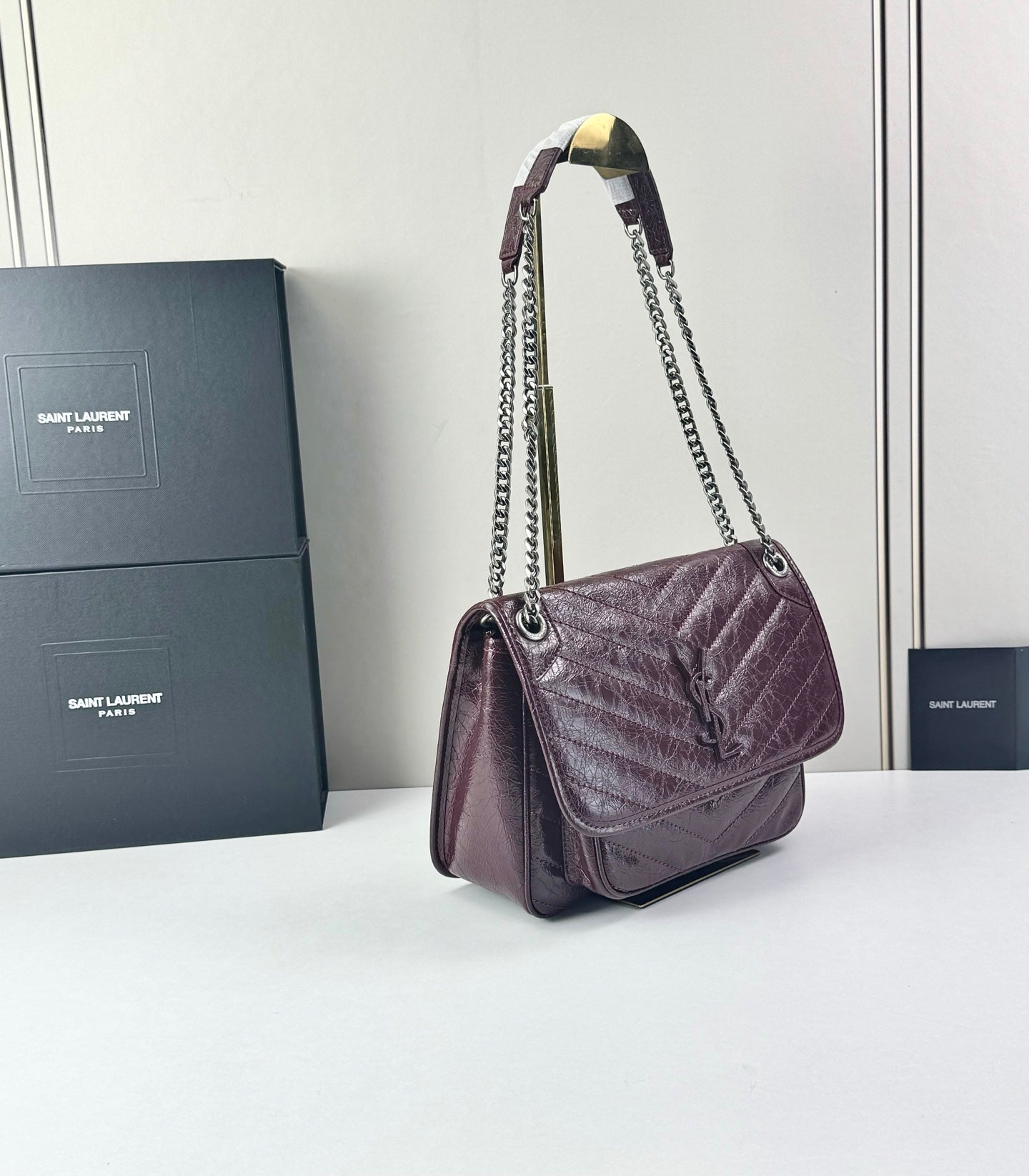 B1R76SL16 Popular leather bag