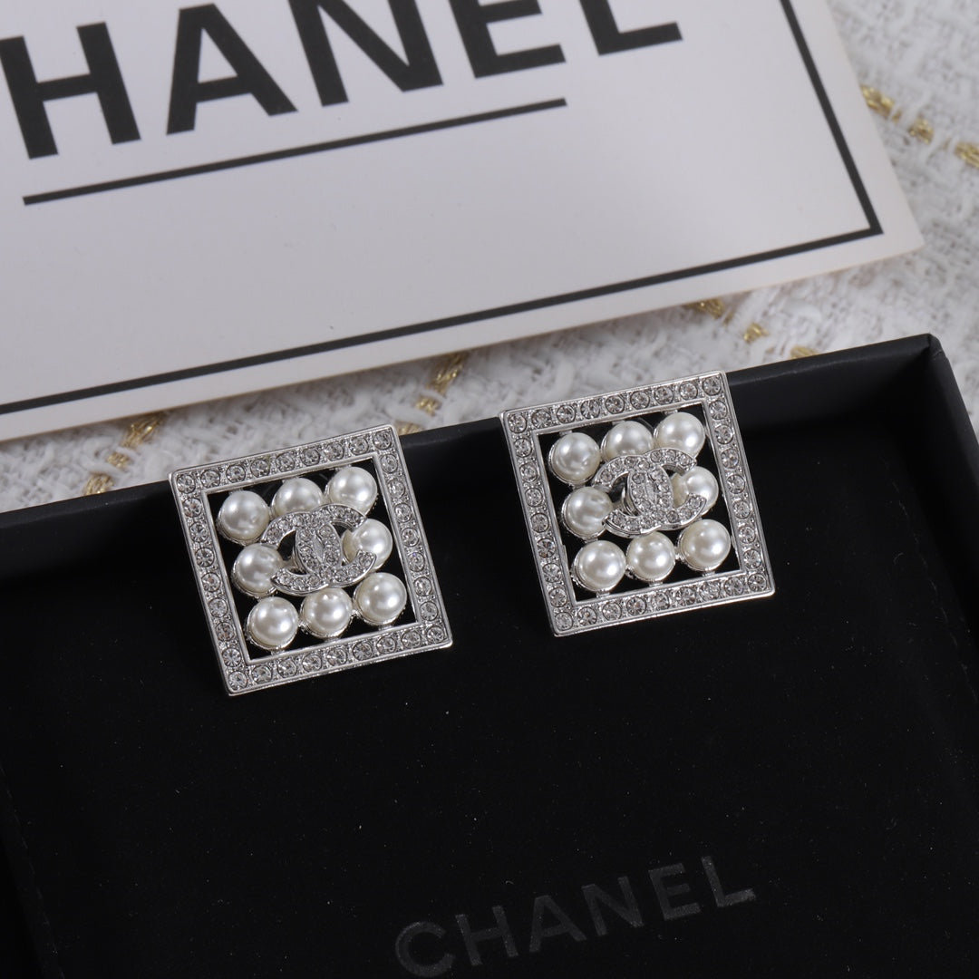 X1Z54C376E Popular Earrings
