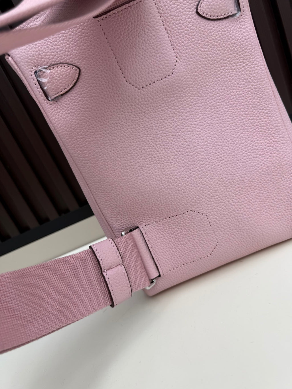 B1P36H46 Popular leather bag