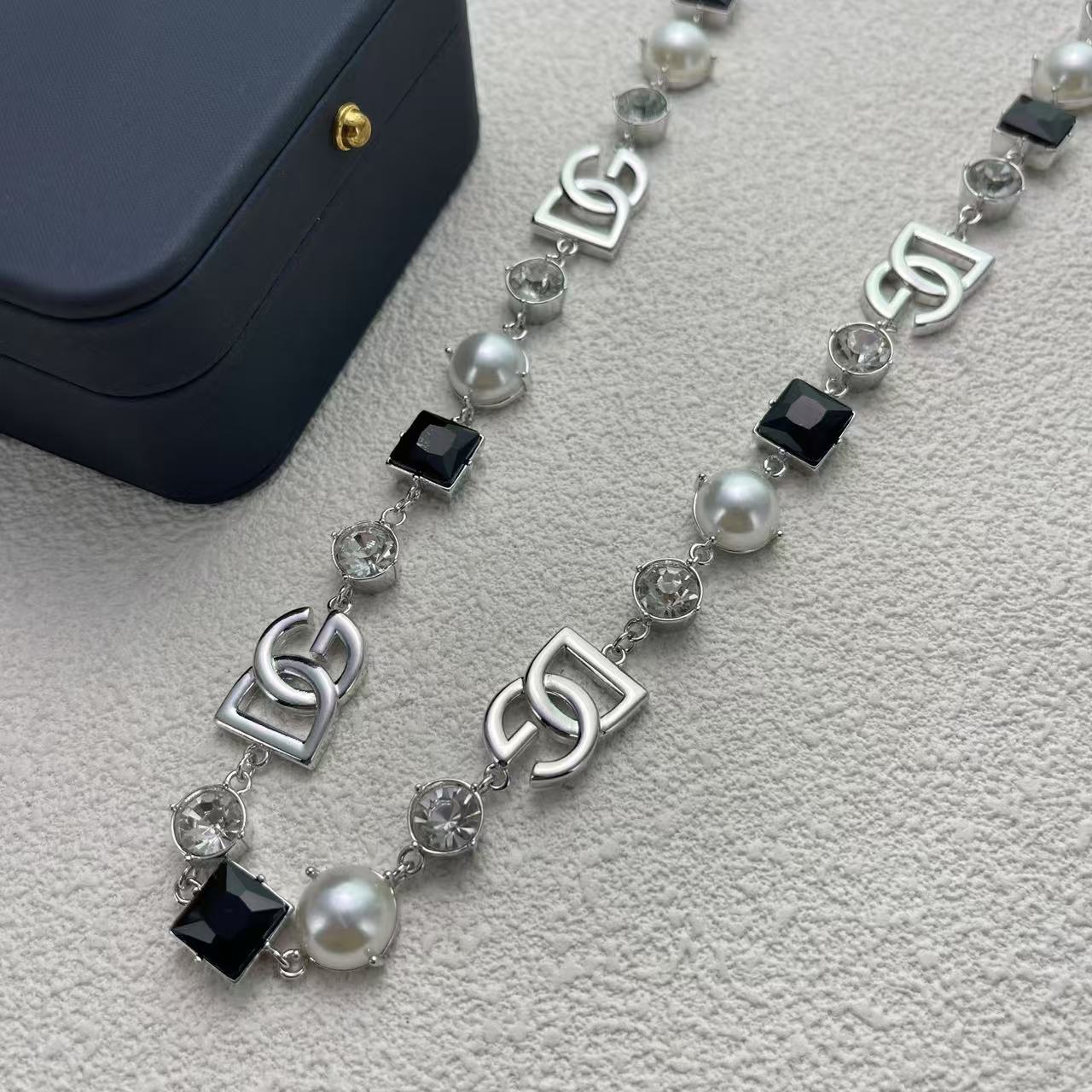 X1Q85A245X Popular Necklace