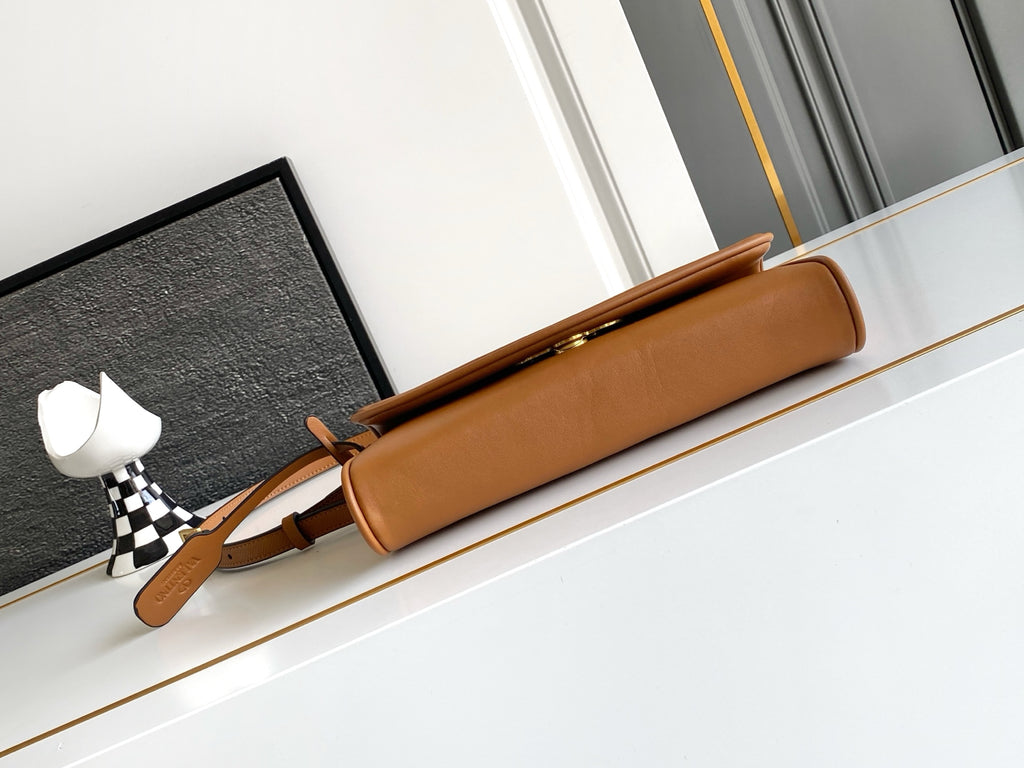 B1R76VL33 Popular leather bag