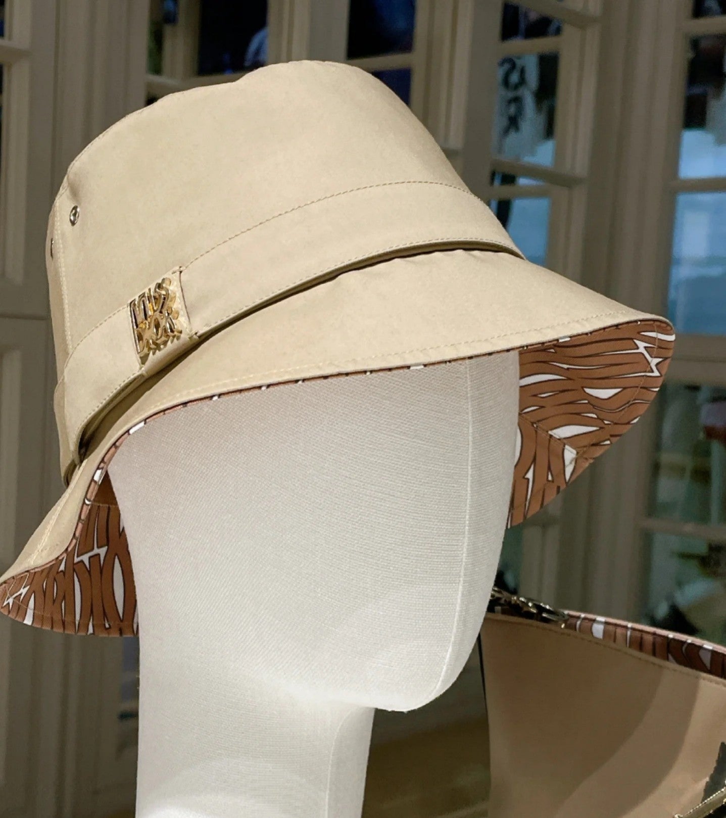 M1Z25D507 Popular hats