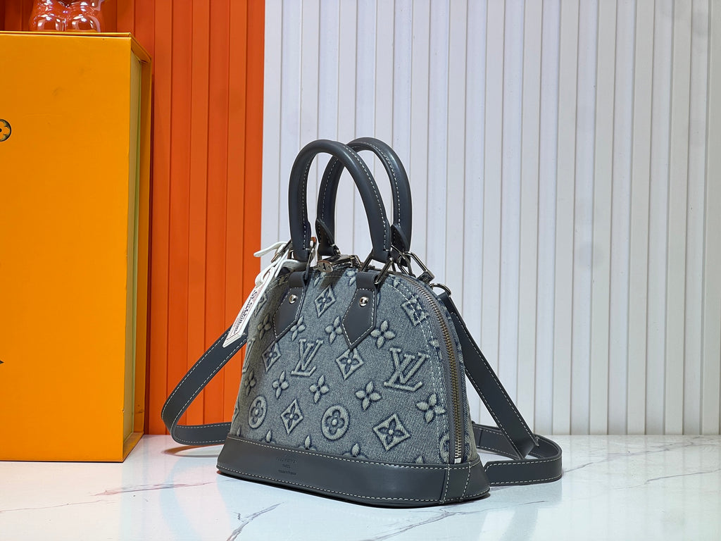 B1P46E105 Popular denim materials bag