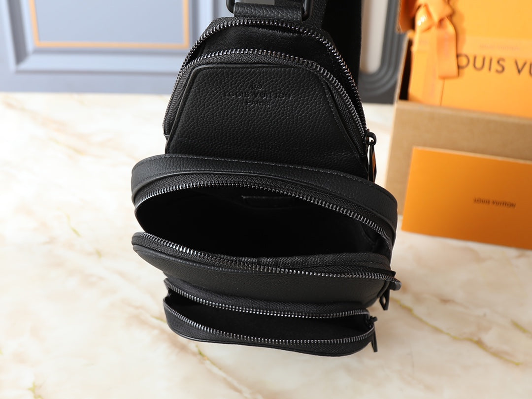 B1P46E24 Popular leather bag