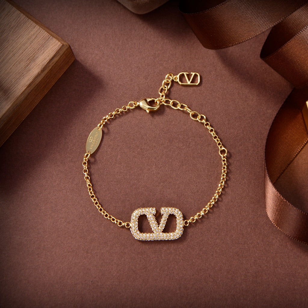 X1Y83VL243K  Popular Bracelets