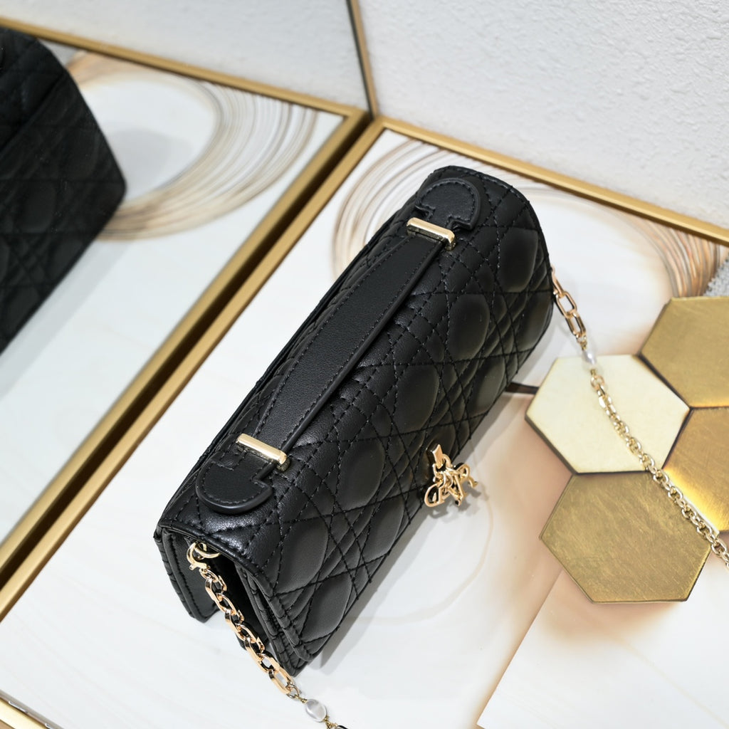 B1N36D28 Popular leather bag