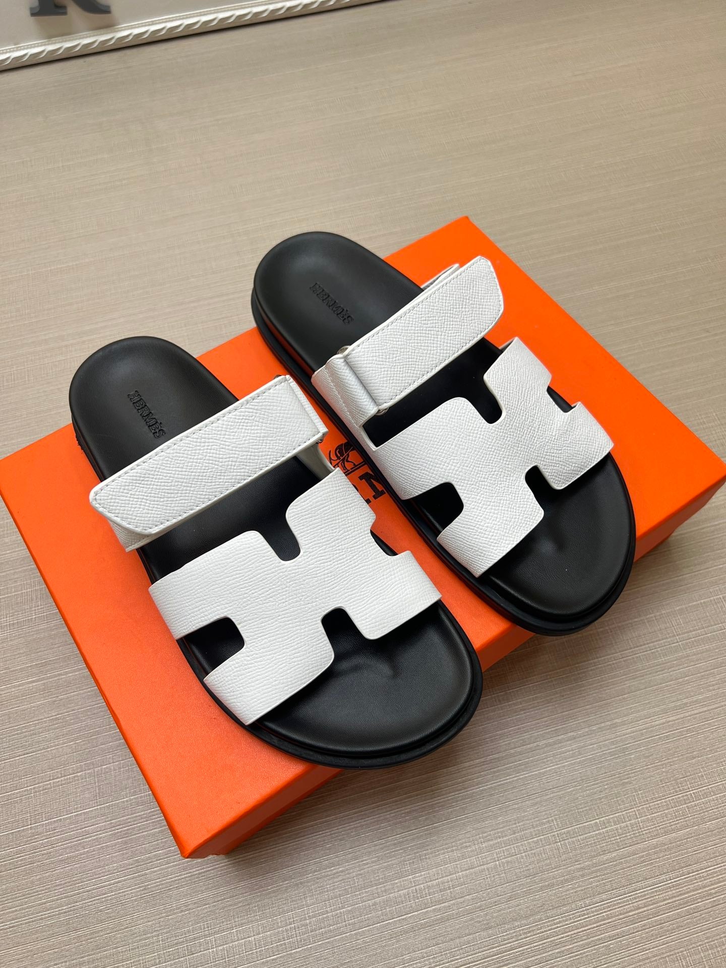 Z5R35H6  Popular Slippers shoes